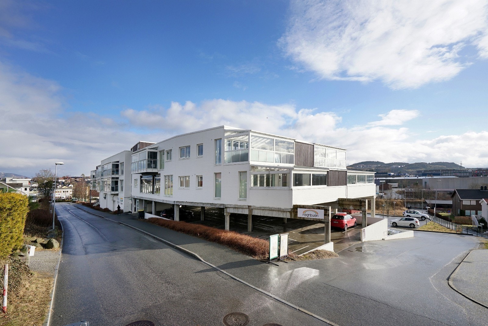 Innkjørsel Galleribilde