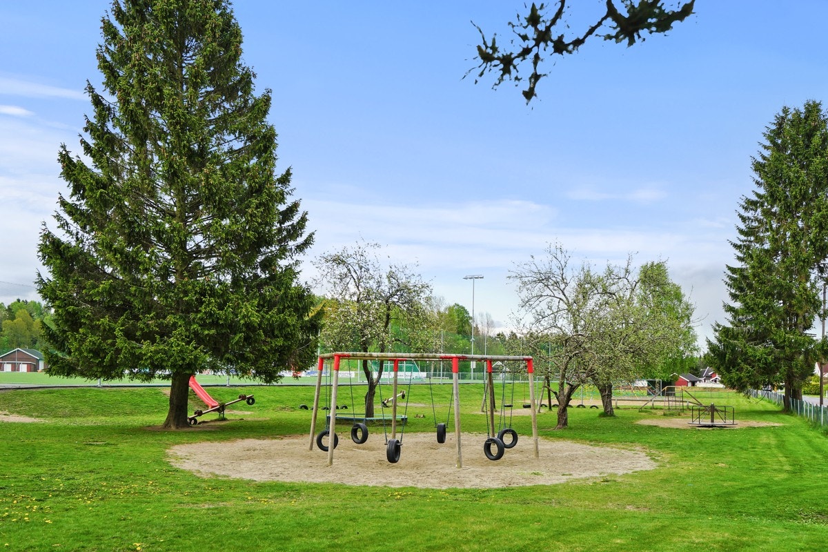 Nærlekeplass ved skolen. Galleribilde