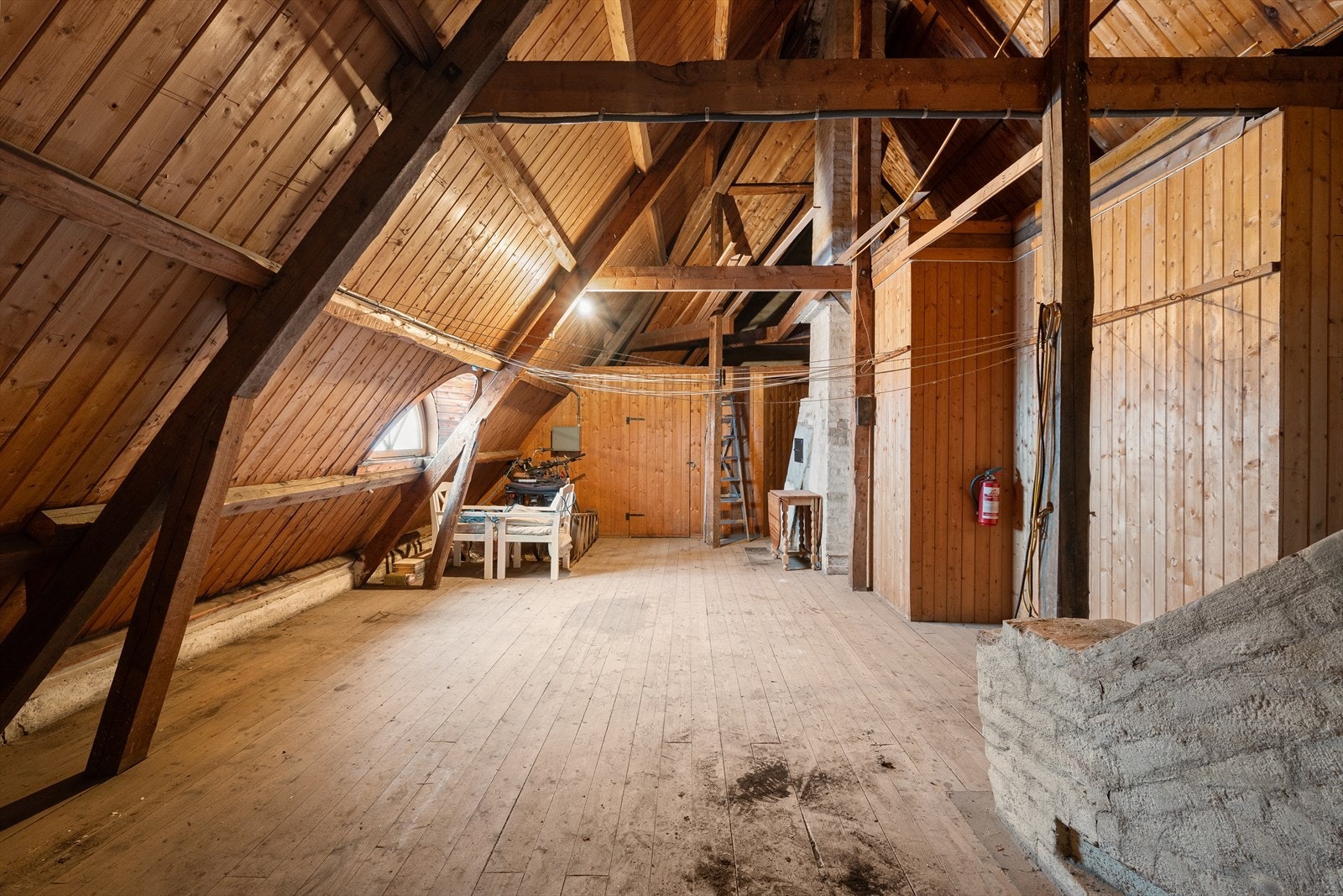 Loftetasjen er på ca. 70 m² Galleribilde