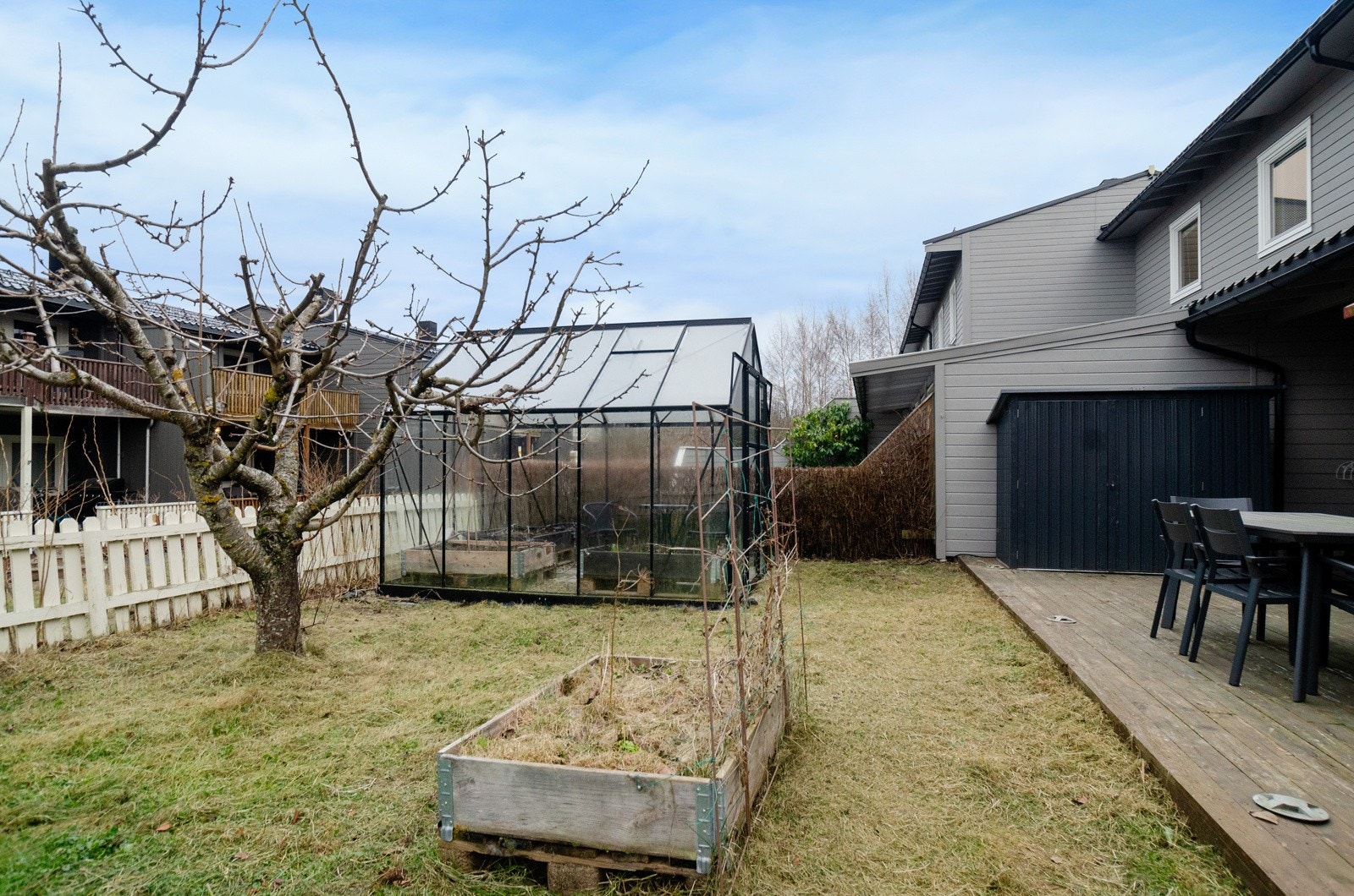 Nylig oppsatt drivhus følger handelen. Galleribilde