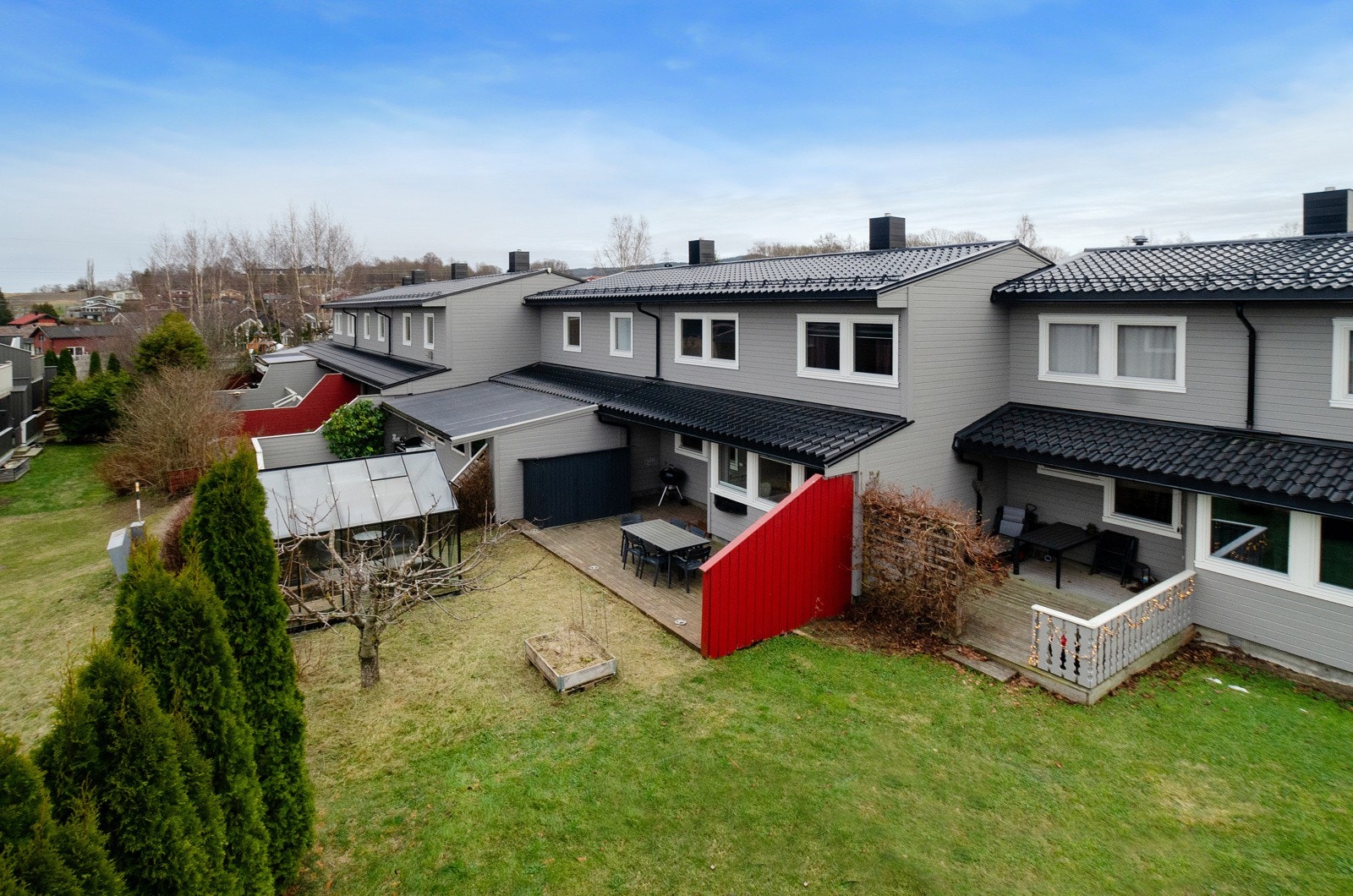 Boligen har en skjermet og god beliggenhet i feltet. Galleribilde