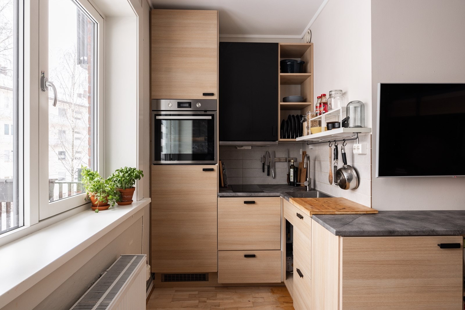 Her får du godt med både oppbevaring- og lagringsplass Galleribilde