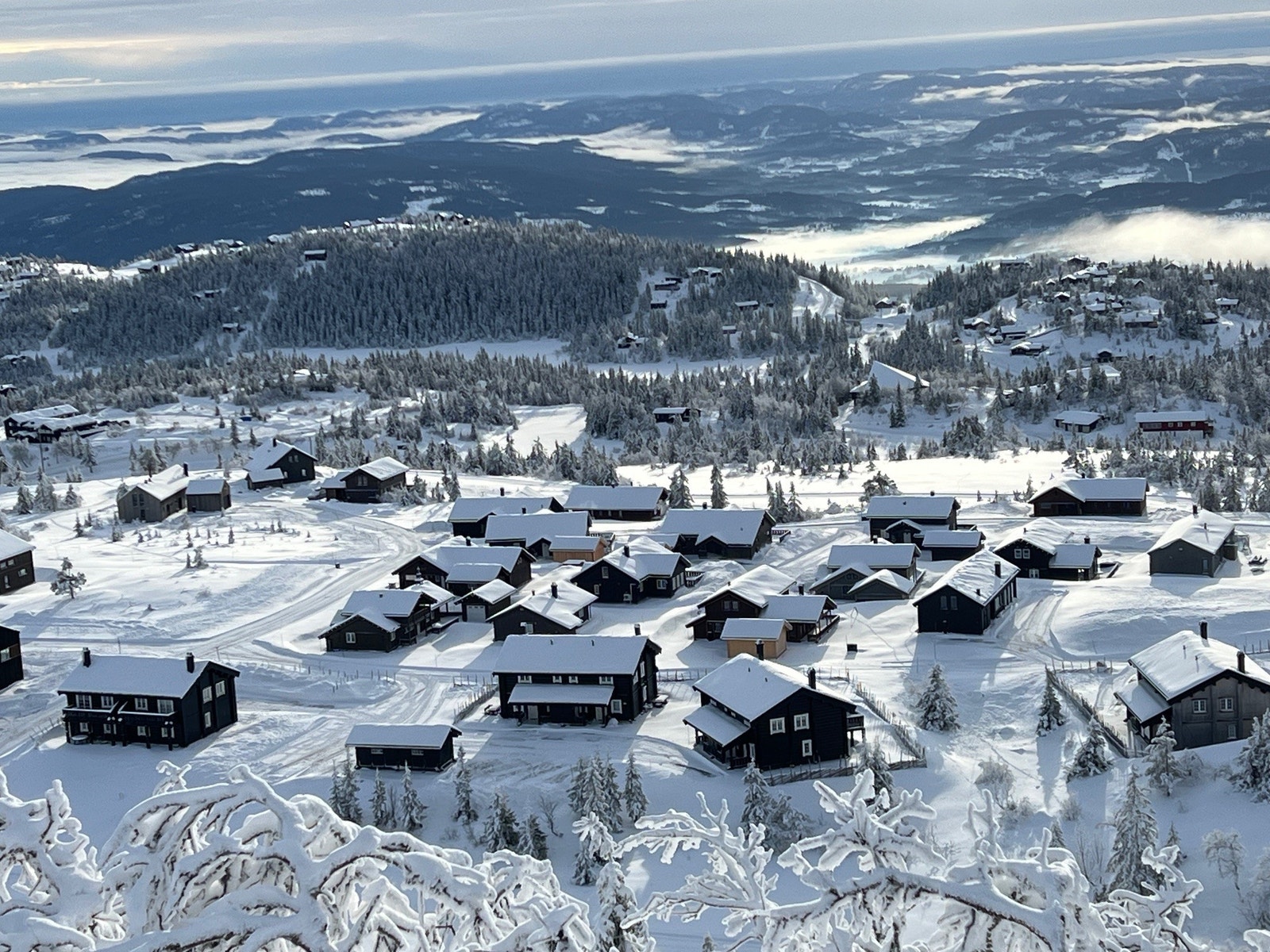 Tomteområdet ligger sør for (i forkant) av eksisterende hyttefelt Galleribilde