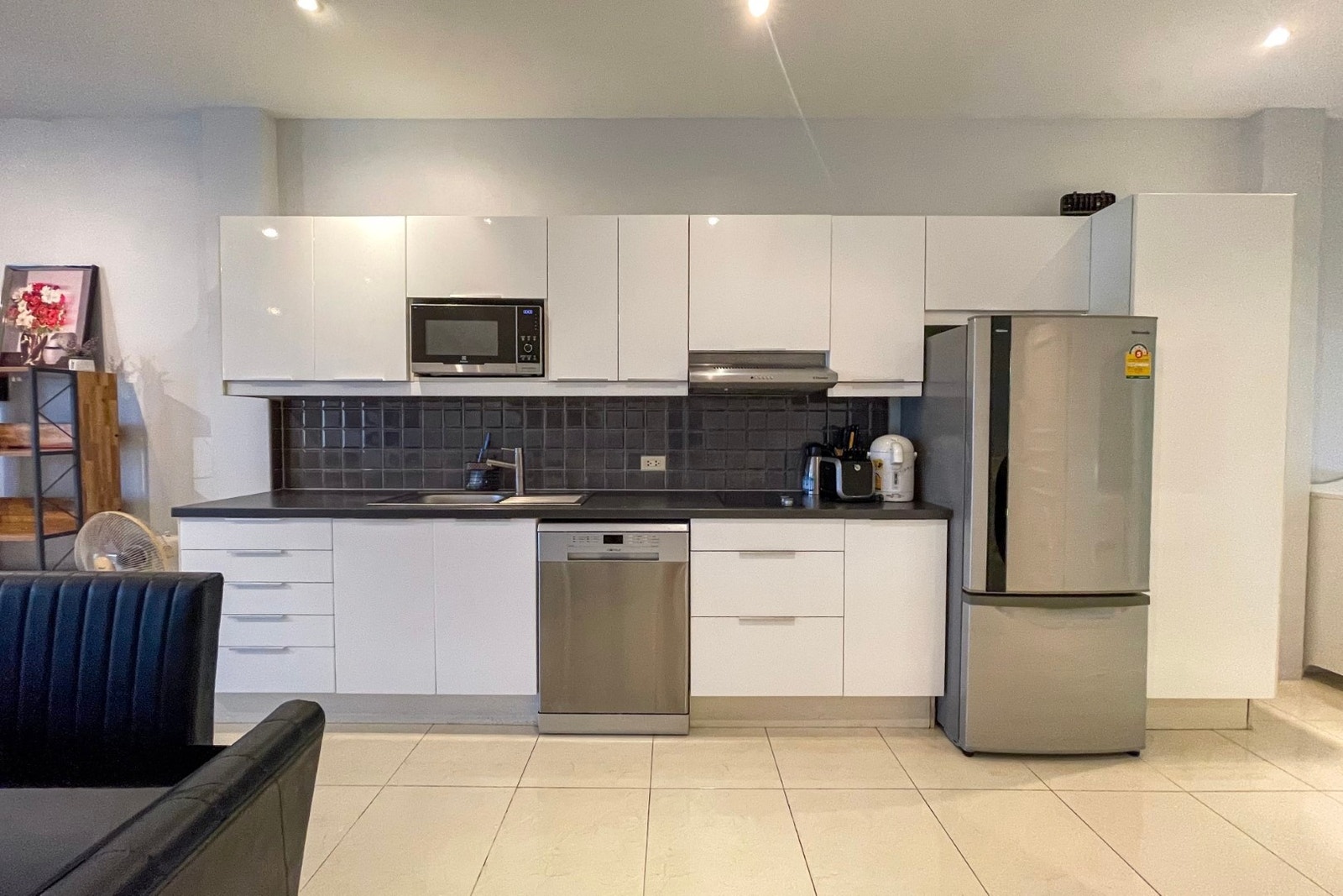 Stor stue med integrert kjøkken Galleribilde