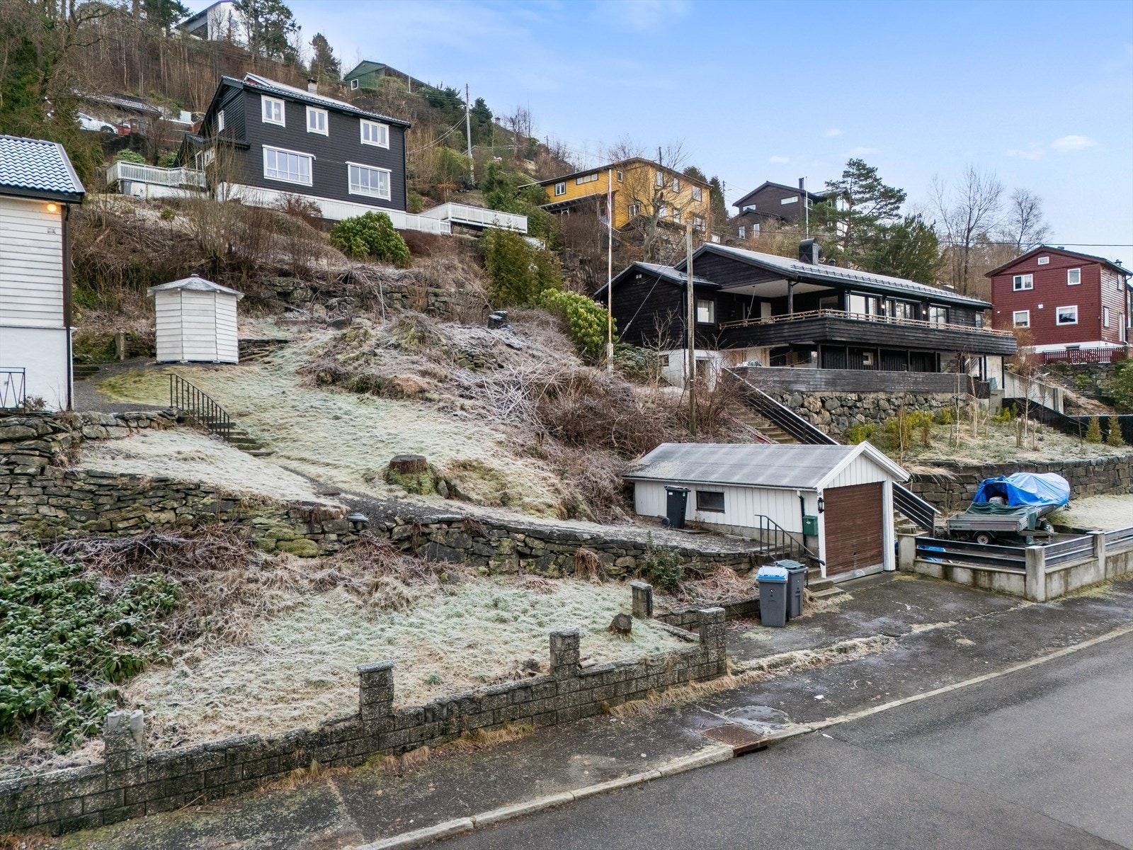 Attraktiv beliggende boligtomt med godkjente tegninger - Øvsttun. Galleribilde
