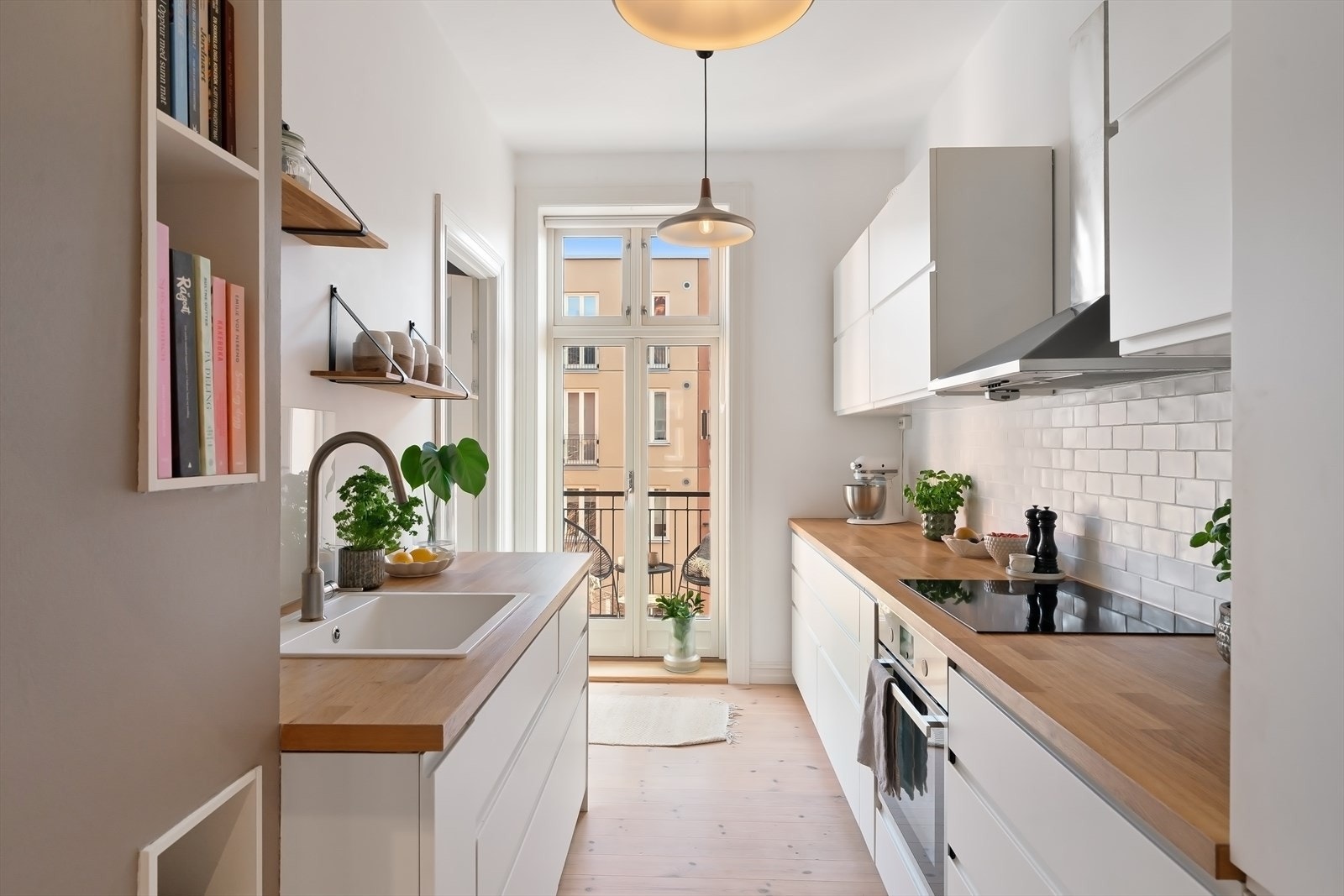 Lyst og delikat kjøkken Galleribilde