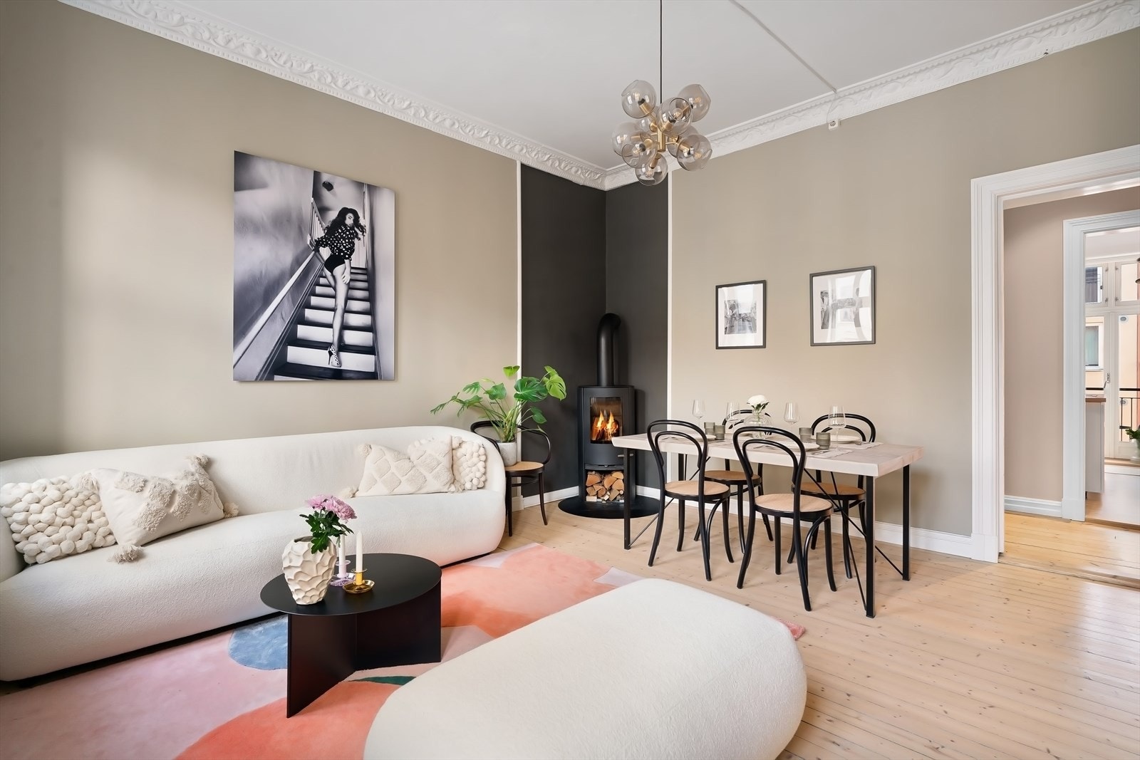 Det er også plass til ønsket sofamøblement Galleribilde