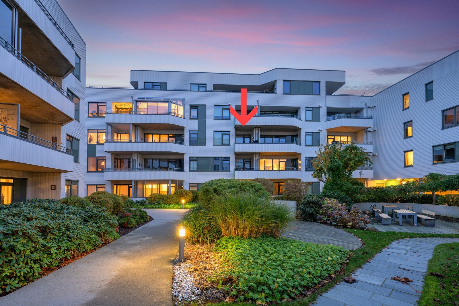 Det er med stor glede vi i Verdi Partners v/Therese Kane kan presentere for salg Steingata 102B. Leiligheten ligger i 3.etg. Galleribilde