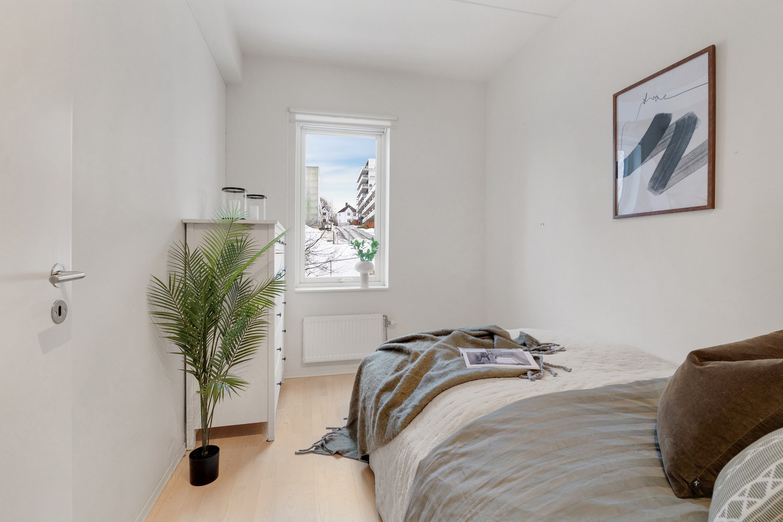 Soverom nr.2 passer ypperlig som barnerom, gjesterom eller kontor. Alt etter ønske og behov Galleribilde