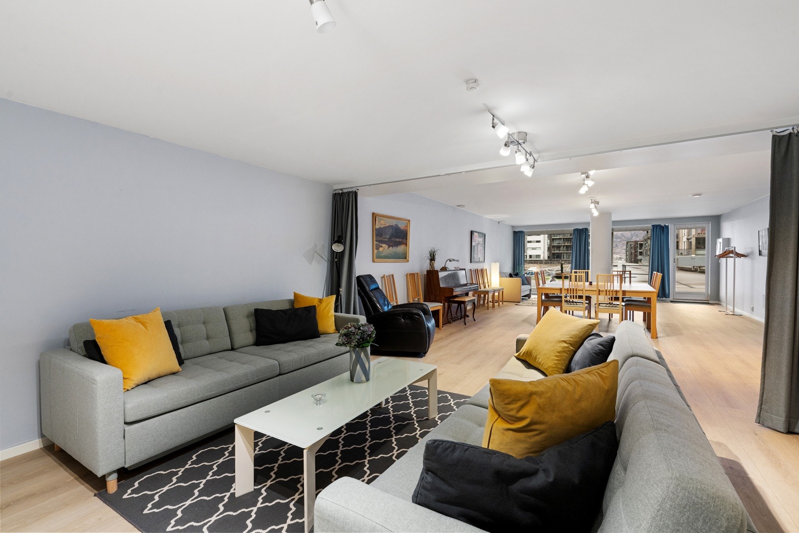 Det er felles selskaprom i sameiet. Galleribilde