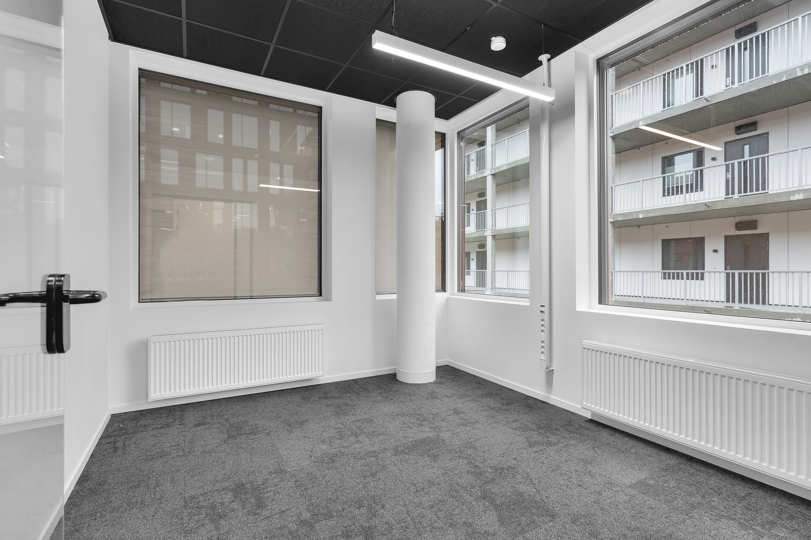 Lokalet i 3. etasje omfatter hele etasjene og utgjør totalt ca. 383 kvm BTA eksklusivt areal. Galleribilde