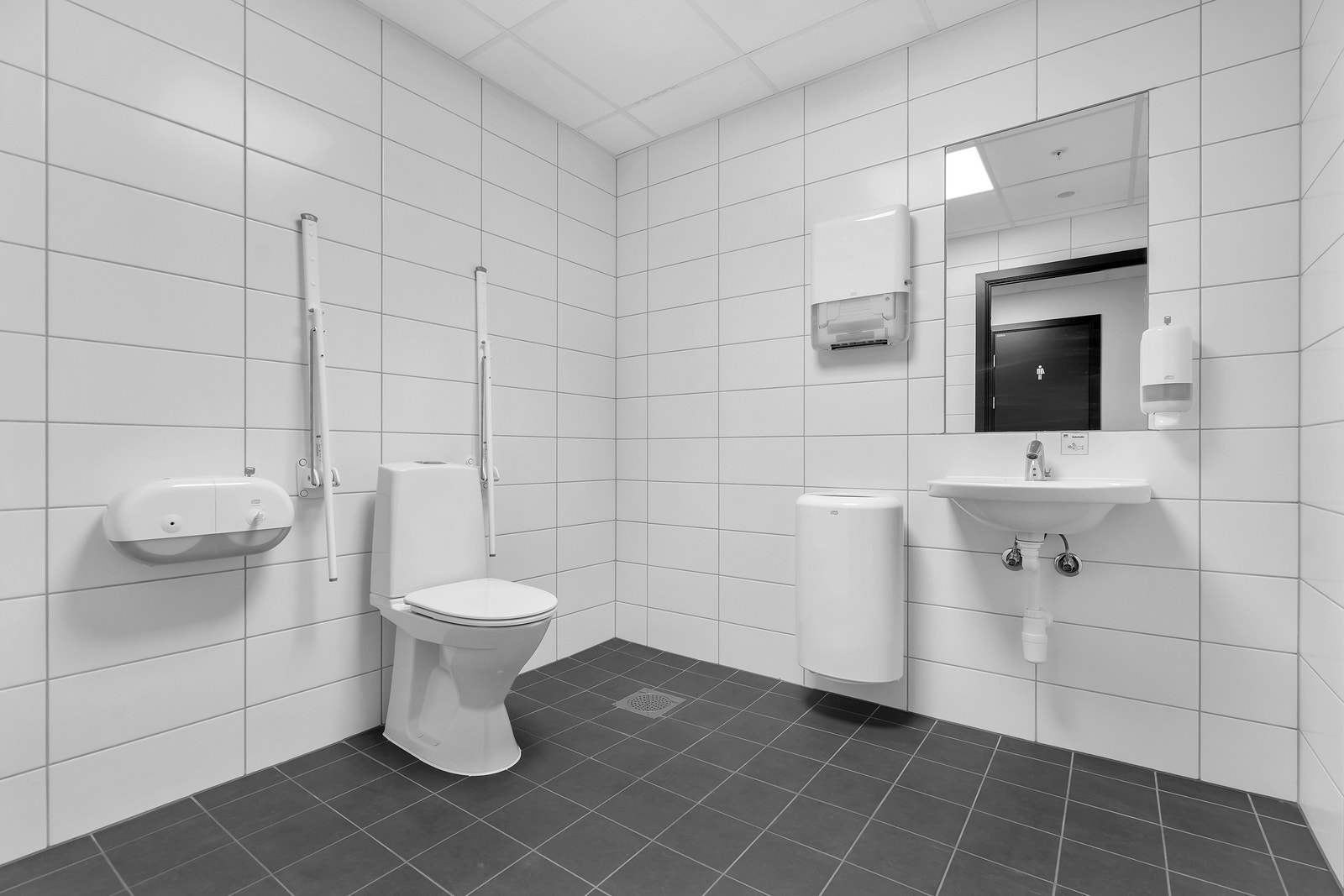 Handicap toalett. Lokalet i 3. etasje Galleribilde