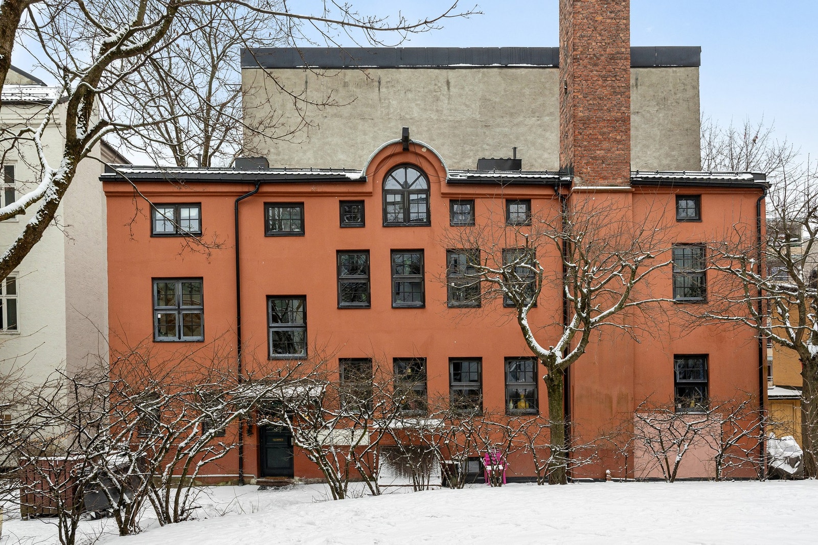 Leilighet beliggende i byggets 2.etasje. Galleribilde