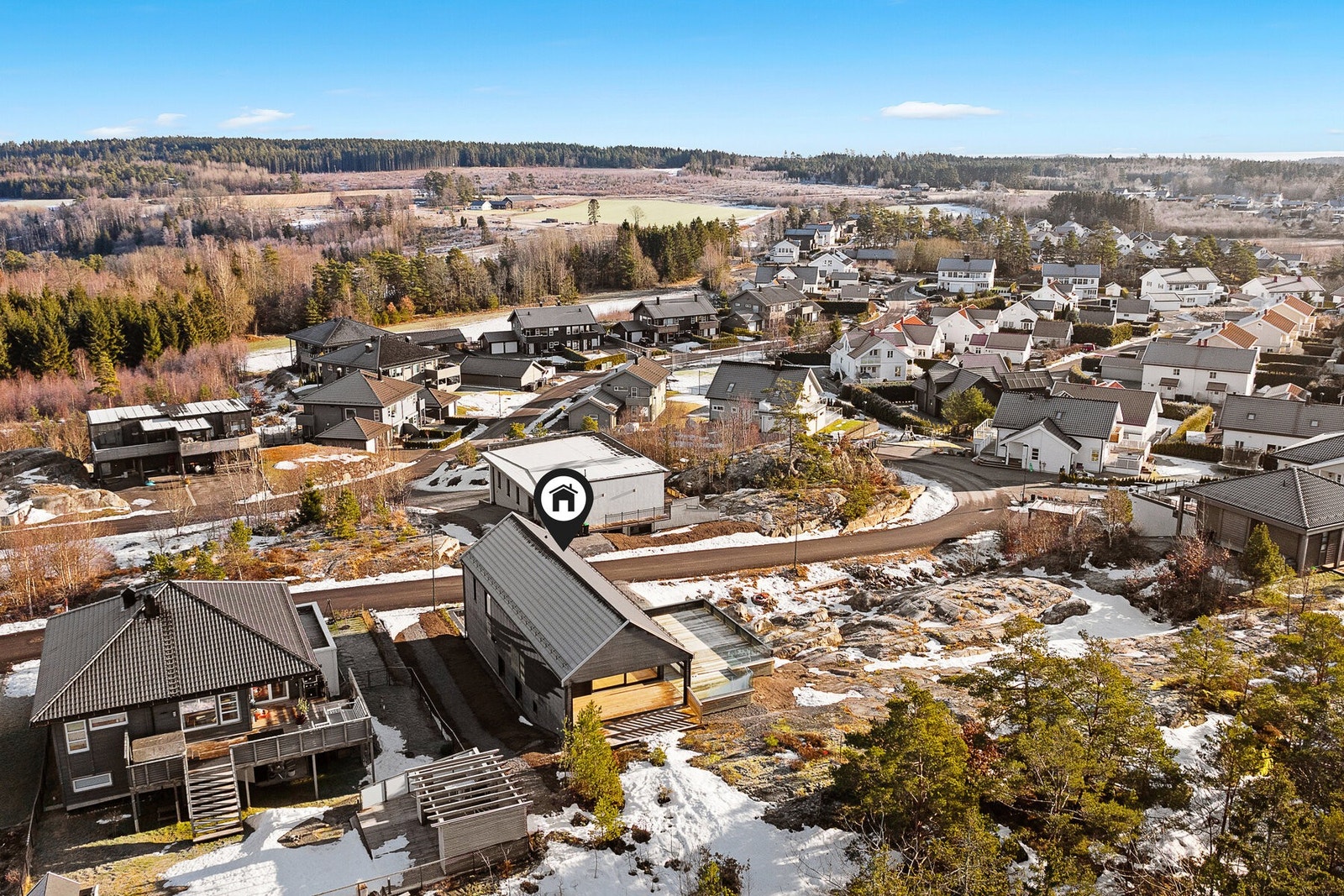 Eiendommen ligger på Torpefeltet - et meget barnevennlig boligområde i Helgeroa Galleribilde