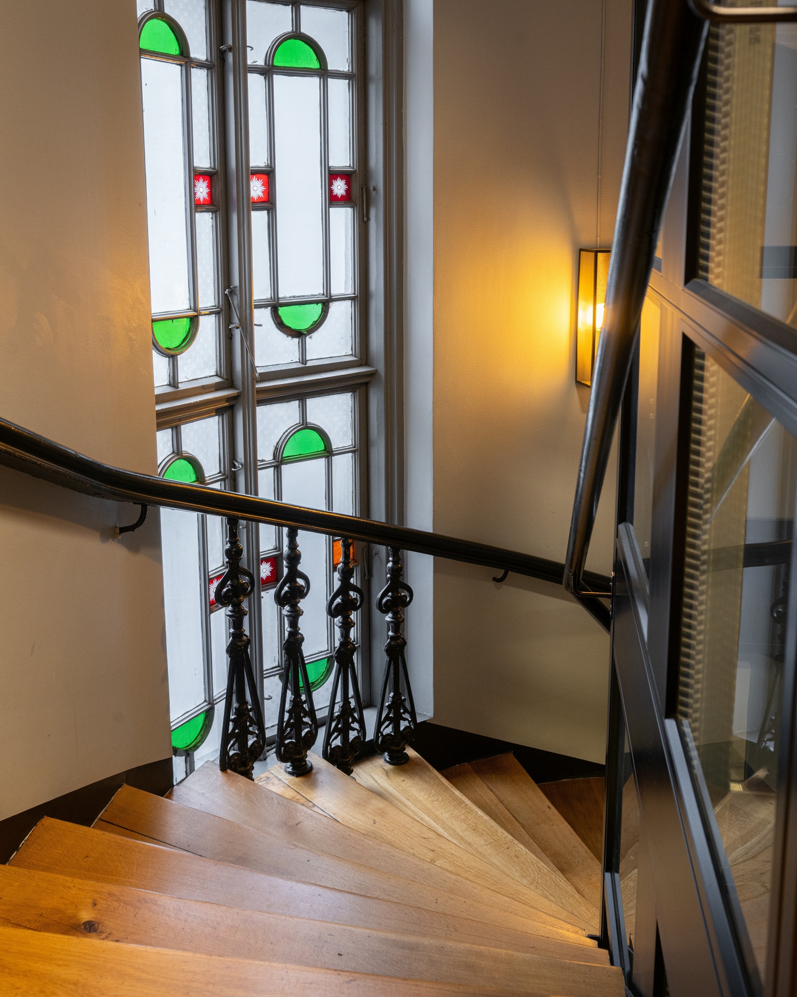 Trapp i fellesareal. Det er også heis i bygget Galleribilde