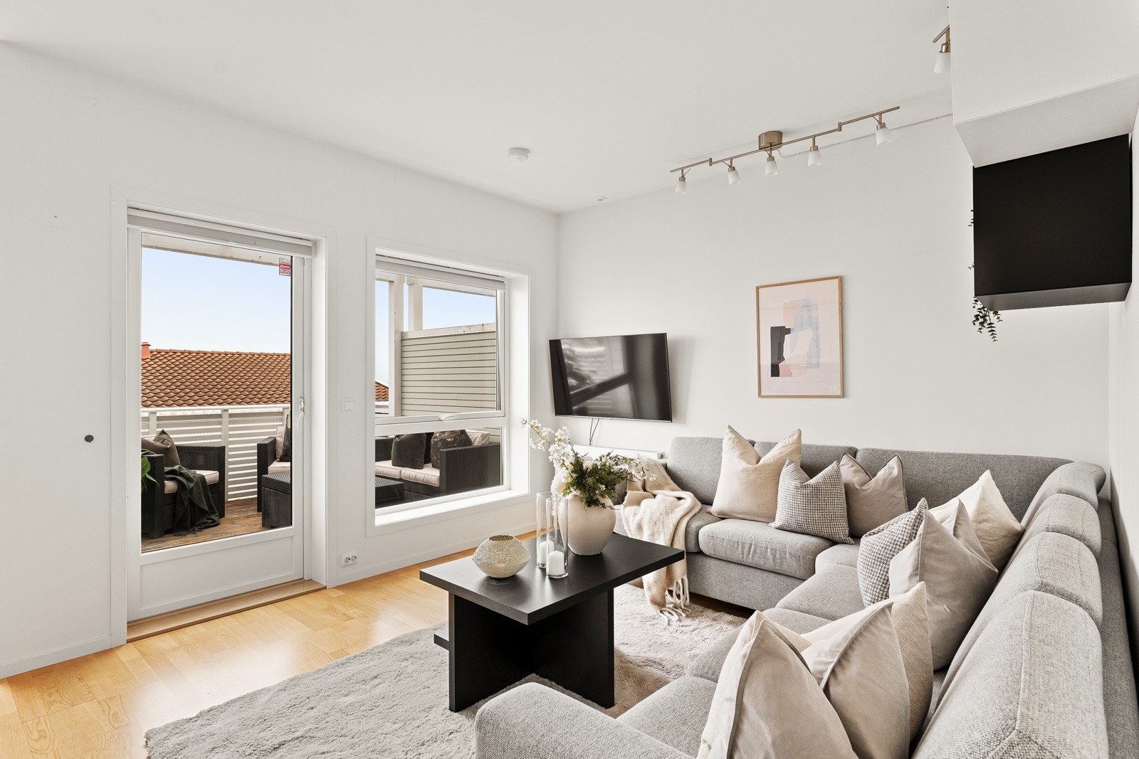 Her innreder du enkelt med ønsket sofa, sofabord og annet passende møblement. Galleribilde