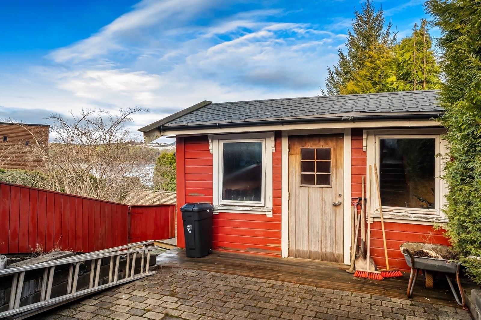Utebod på ca. 13 m² Galleribilde