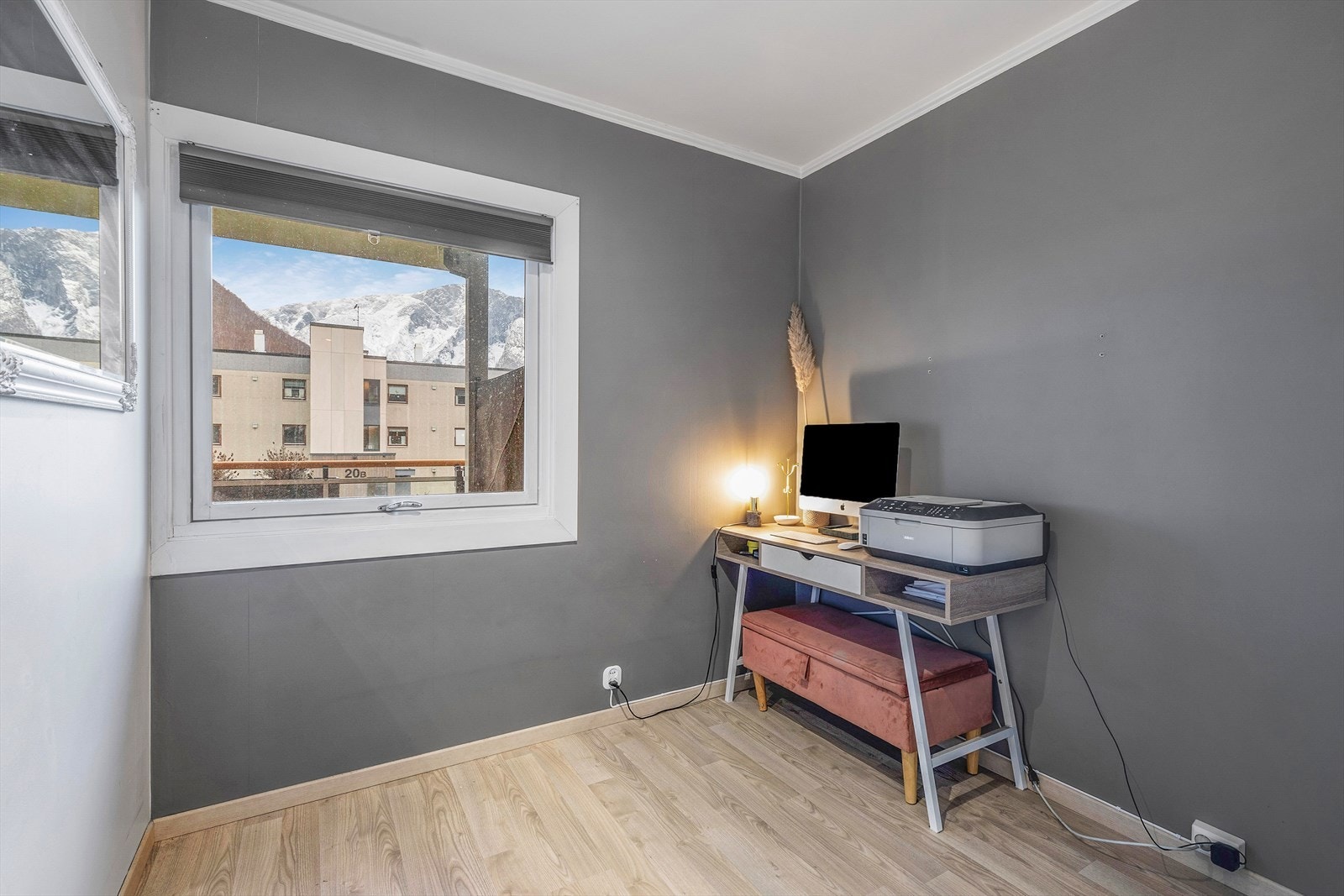Dette soverommet er på same størrelse som soverom 2, og kan fint nyttast som barnerom eller kontor. Galleribilde