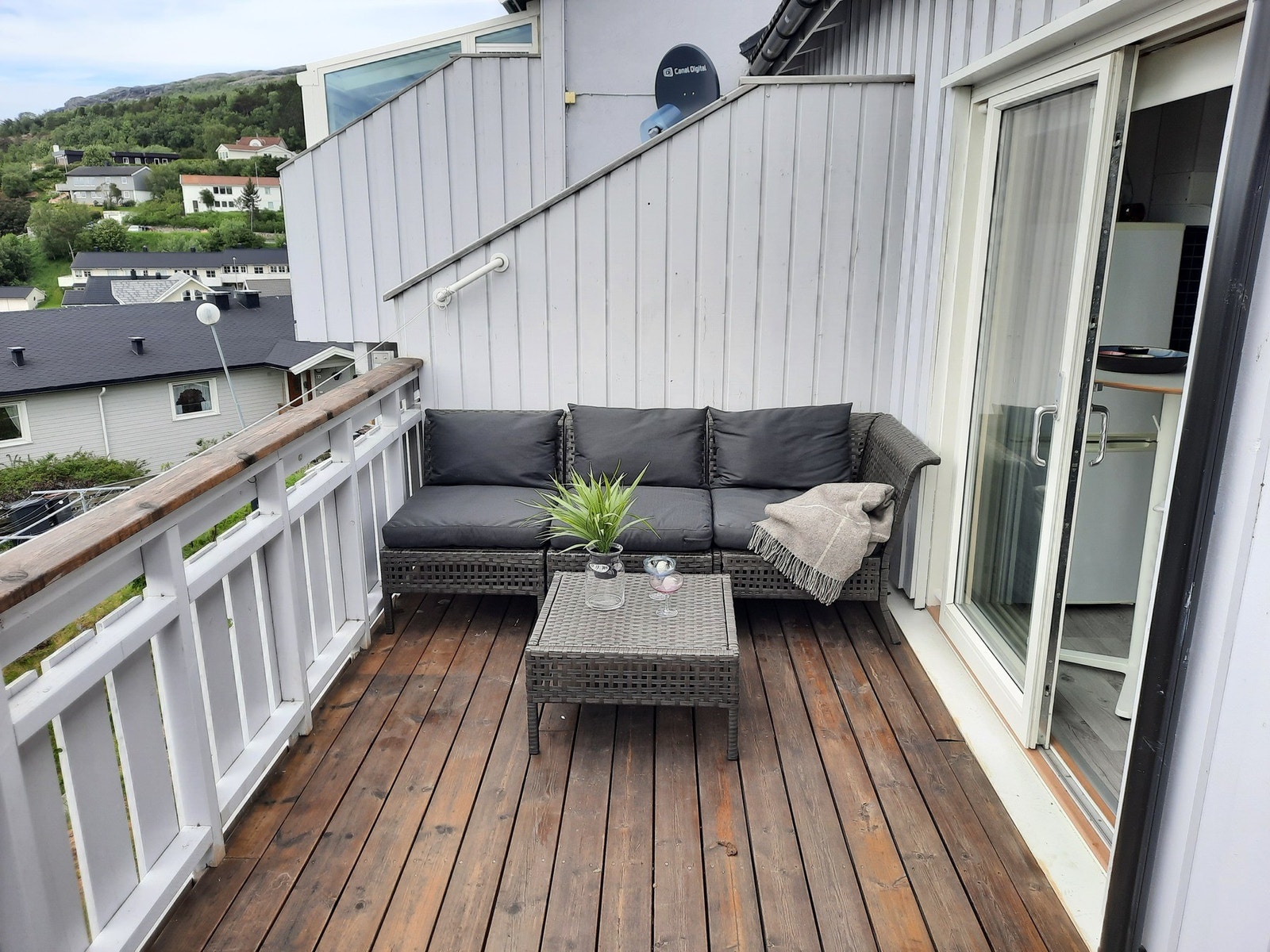 Balkongen er på ca. 11m² med gode solforhold. Galleribilde