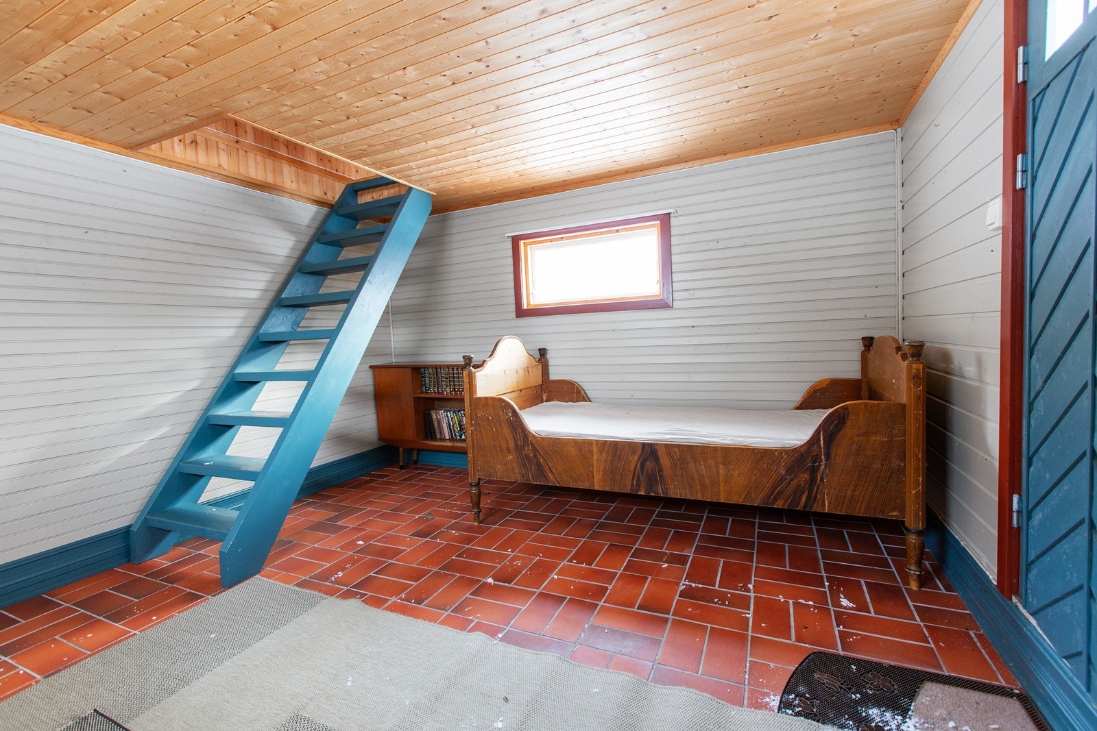 1.etg. med trapp opp til 2.etg. Galleribilde