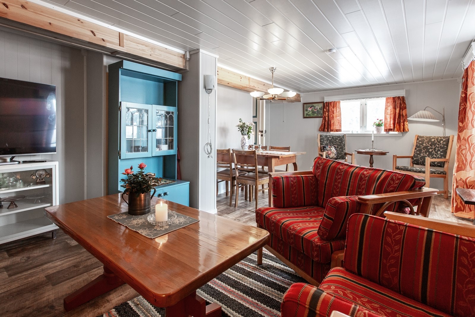 Krok i stua hvor du kan koble av og se på TV eller lese ei god bok Galleribilde