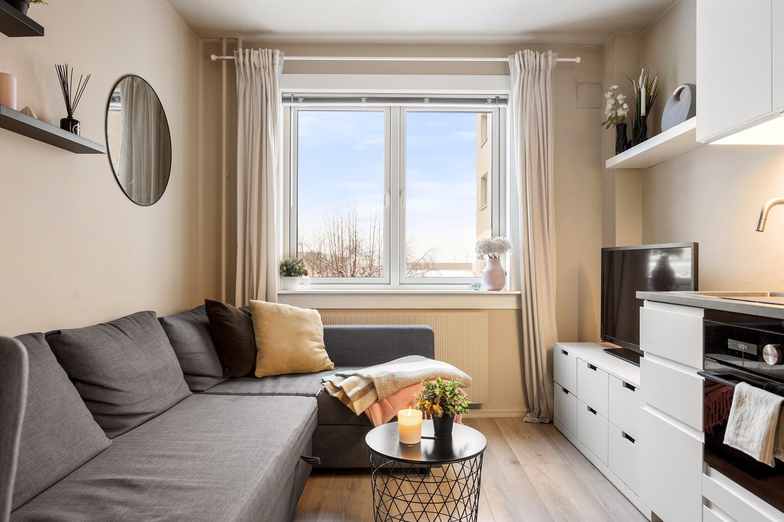 Den gode takhøyden gir en særdeles lys og luftig atmosfære. Galleribilde