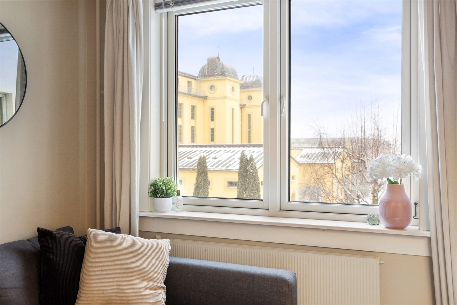 Fyring, varmtvann og fibernett 100/100Mbit er inkludert i fellesutgiftene. Galleribilde