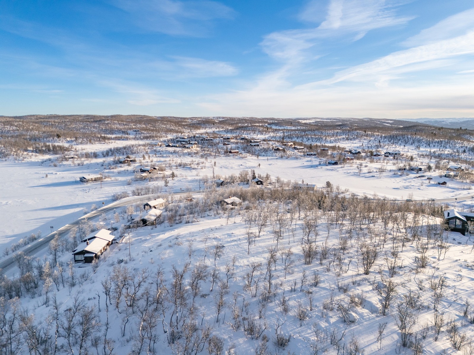 Tomten ligger majestetisk til med utsikt i alle retninger Galleribilde