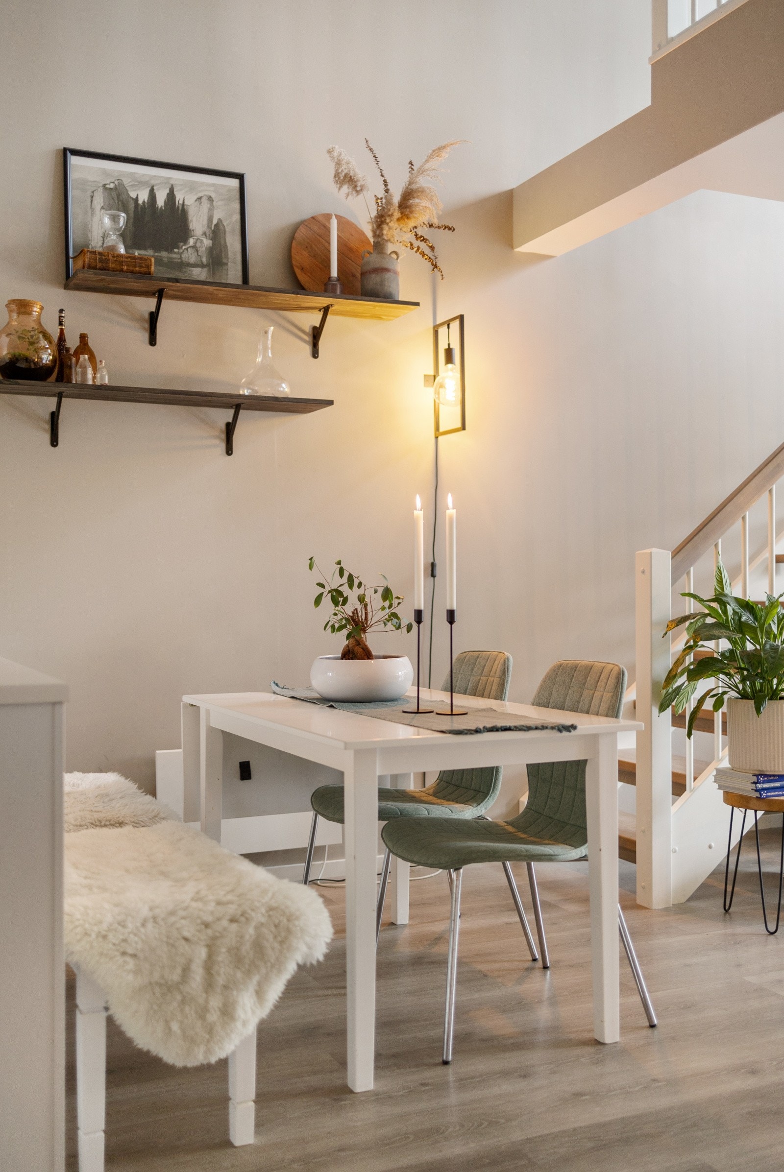 Spiseplassen i direkte tilknytning til kjøkkenet Galleribilde