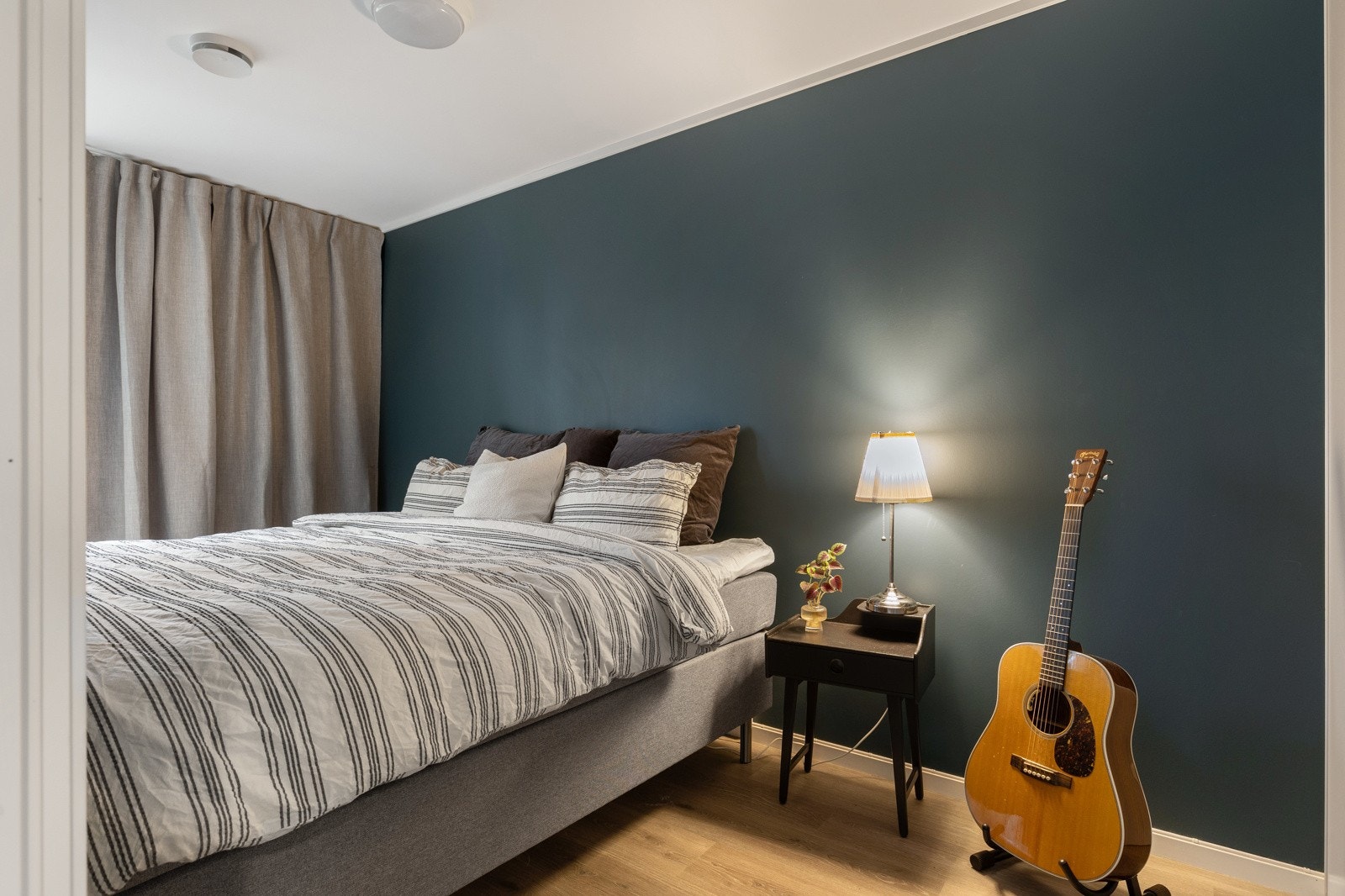 Malt i en delikat farge som gjør rommet lunt Galleribilde