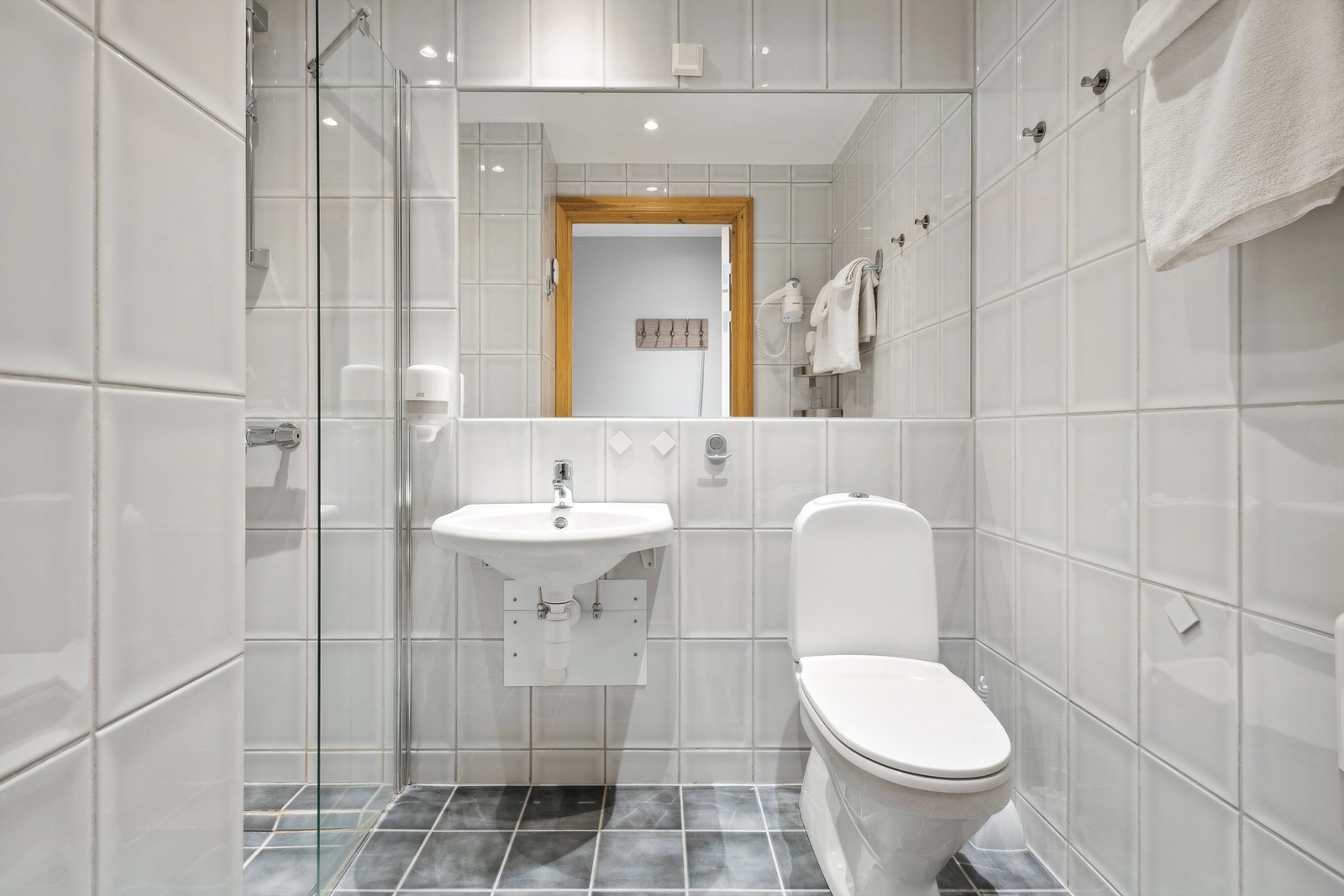 Flislagt bad fra 2004 Galleribilde