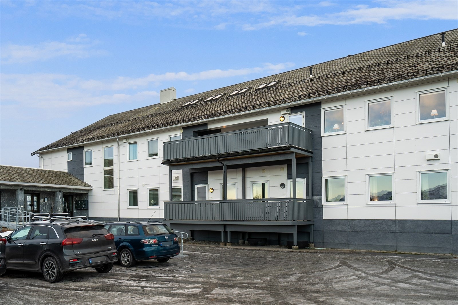 Fasade. P-plass medfølger. Galleribilde