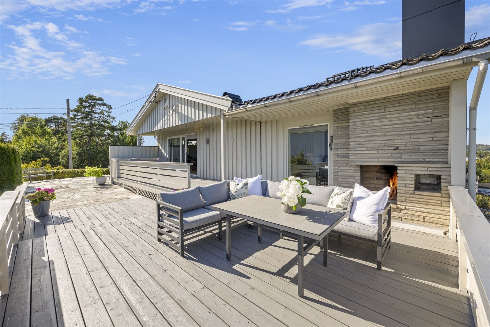 Nydelig solforhold på uteplassen Galleribilde