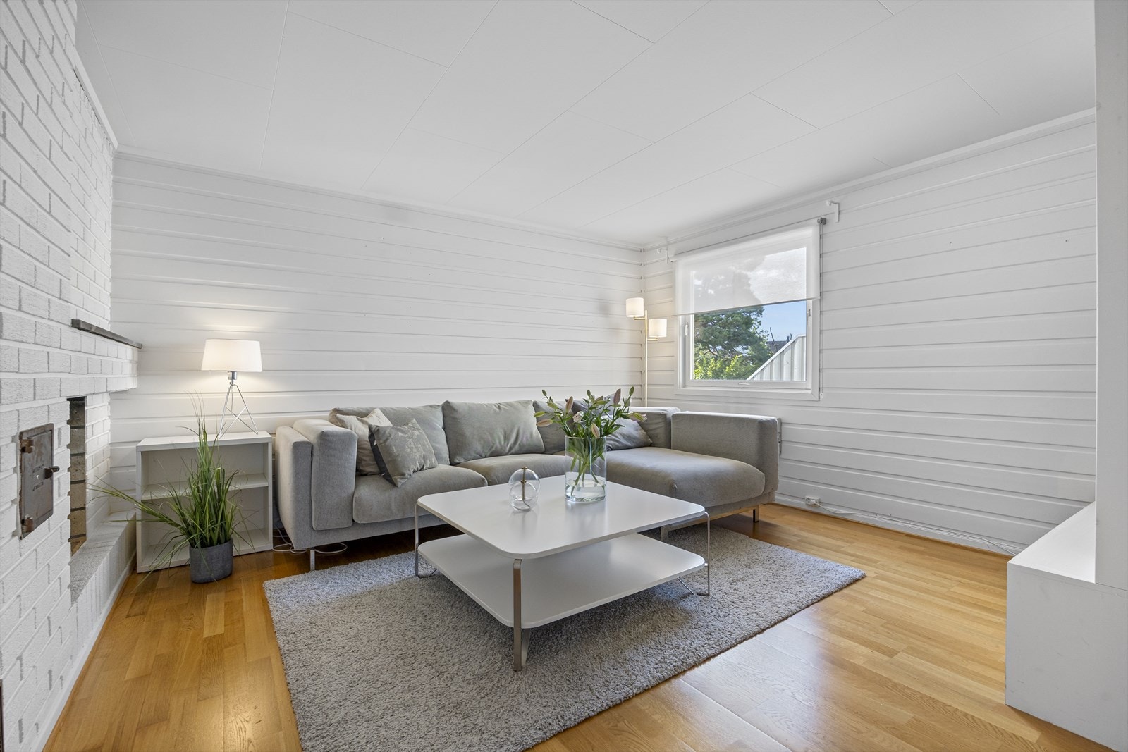 Kjellerstue med peis Galleribilde