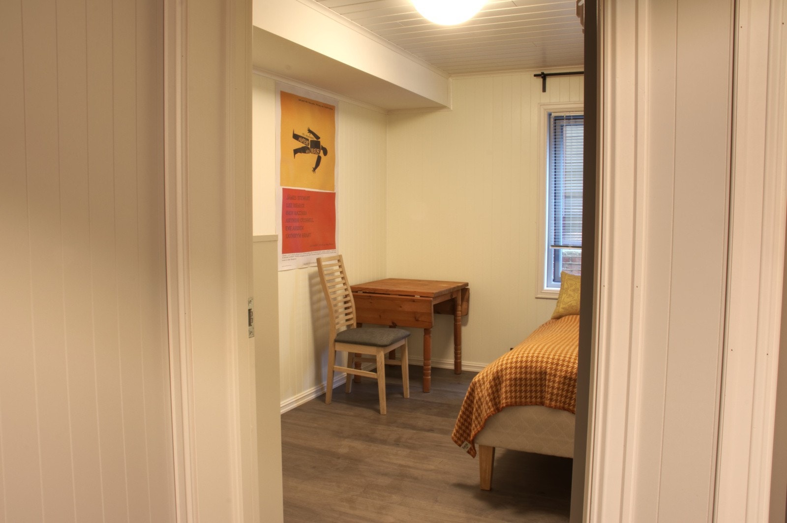 Soverom 2 mot bakgård. Galleribilde