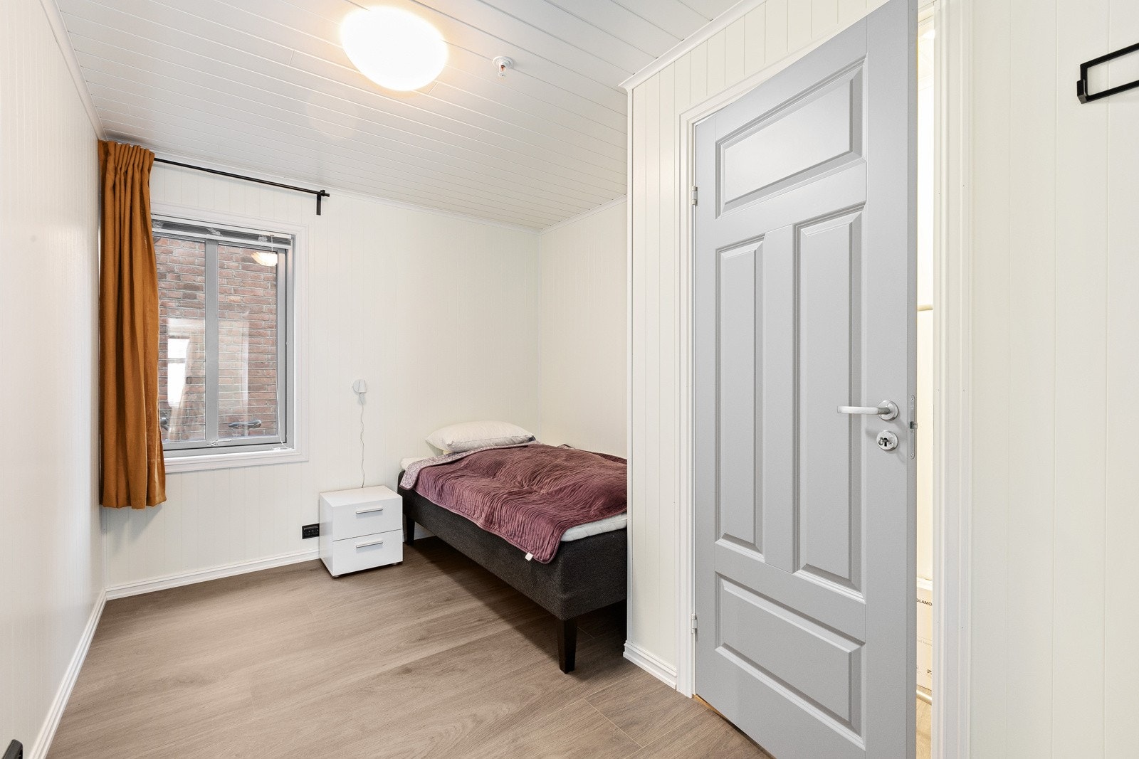 Soverom 1 mot bakgård. Galleribilde