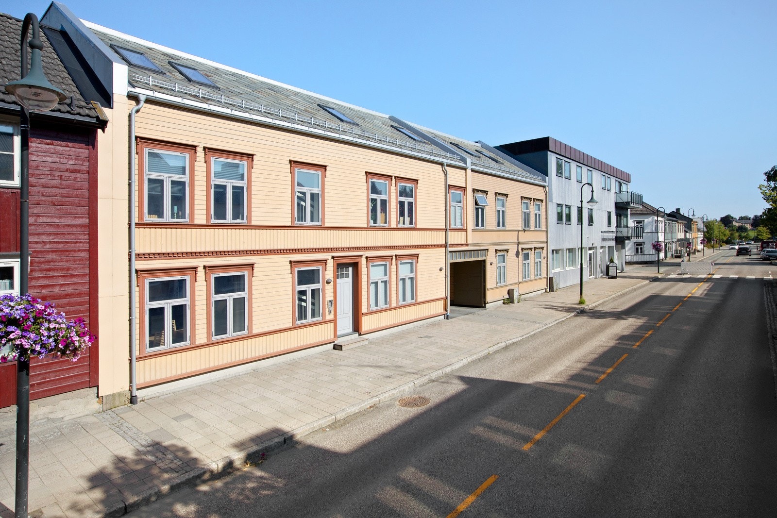 Kirkegata 53 og 55. Leiligehten ligger i 1. etg til venstre. Galleribilde