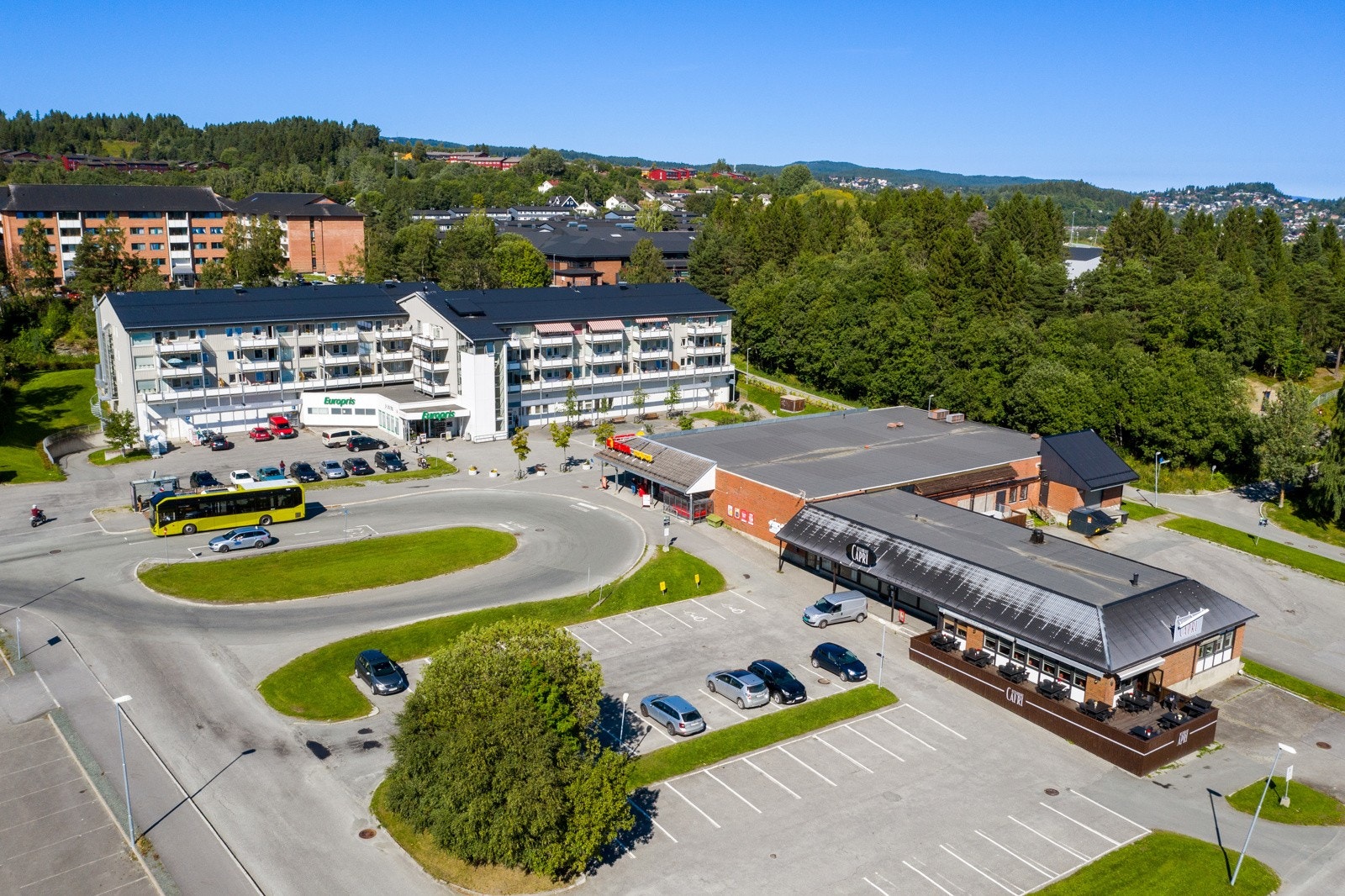 Det er kort vei til flere nærbutikker i området. Galleribilde