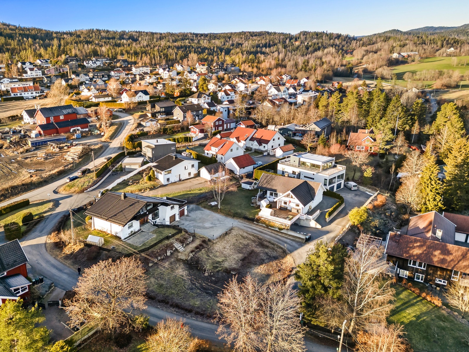 Morten Lindberg v/Eiendomsmeglerne har gleden av å presentere Bjerkeveien 13! Galleribilde