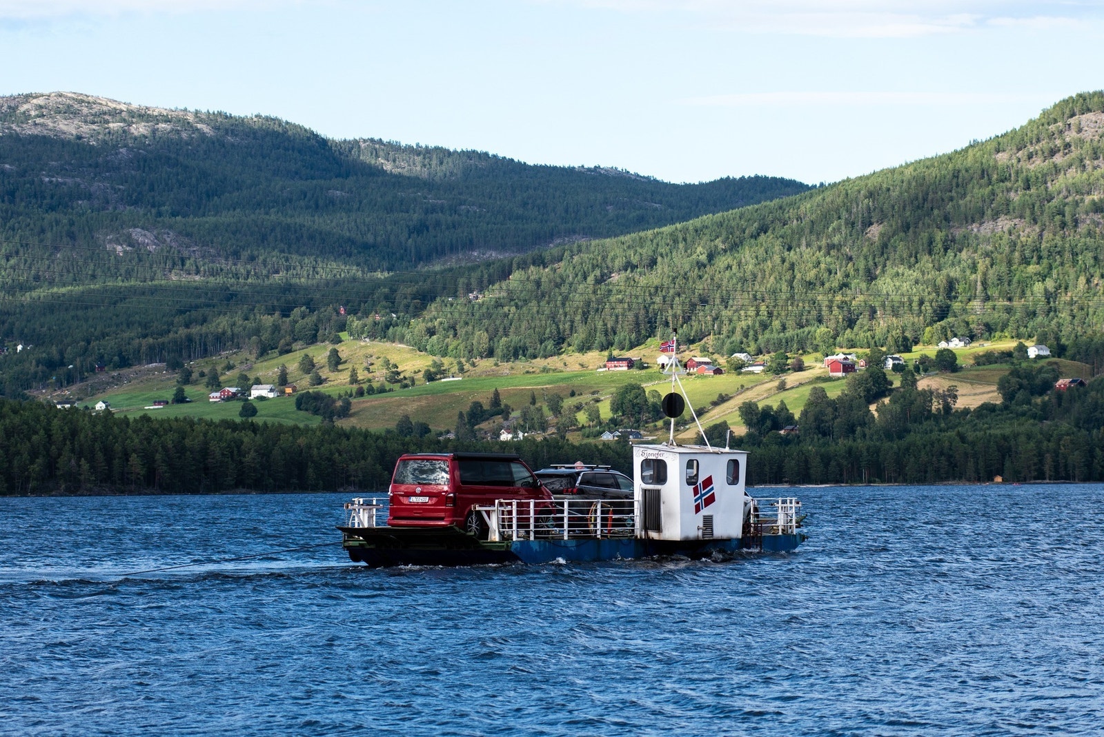 Opplev Norges minste kabelferge mellom Fjone - Nissedal Galleribilde