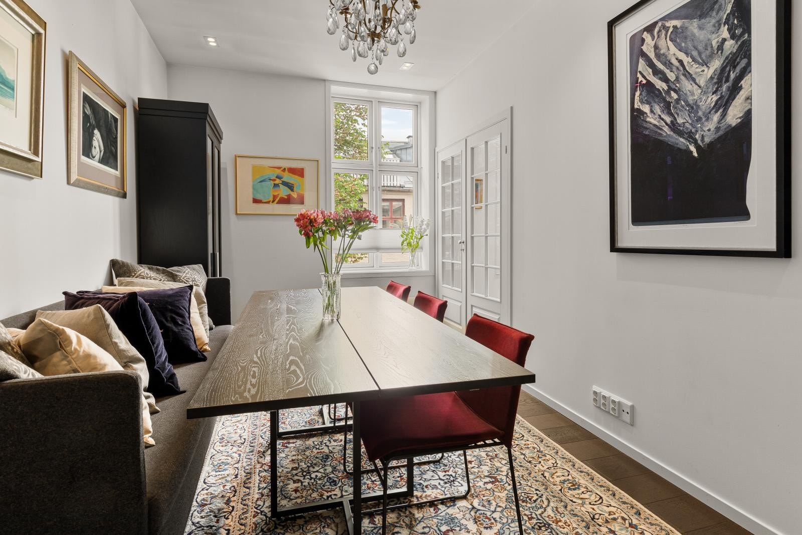 Spisestuen fungerer også supert som soverom nummer 3. Galleribilde