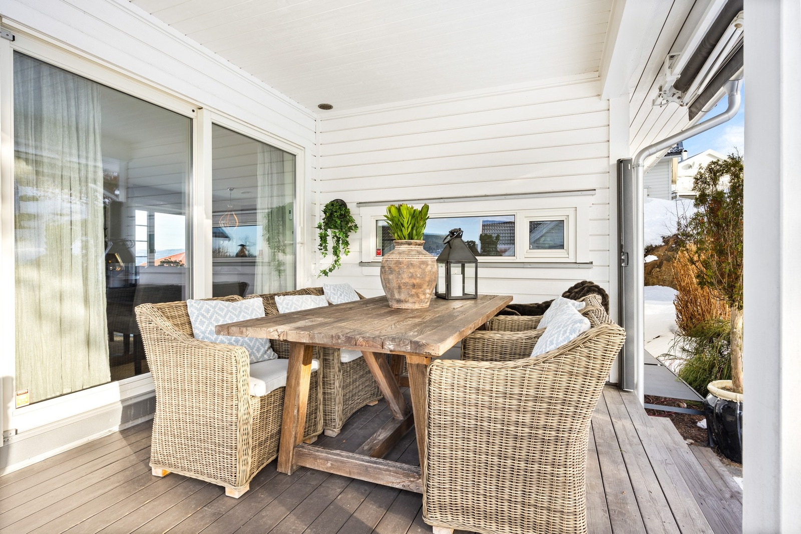 Overbygget terrasse med motoriserte markiser Galleribilde