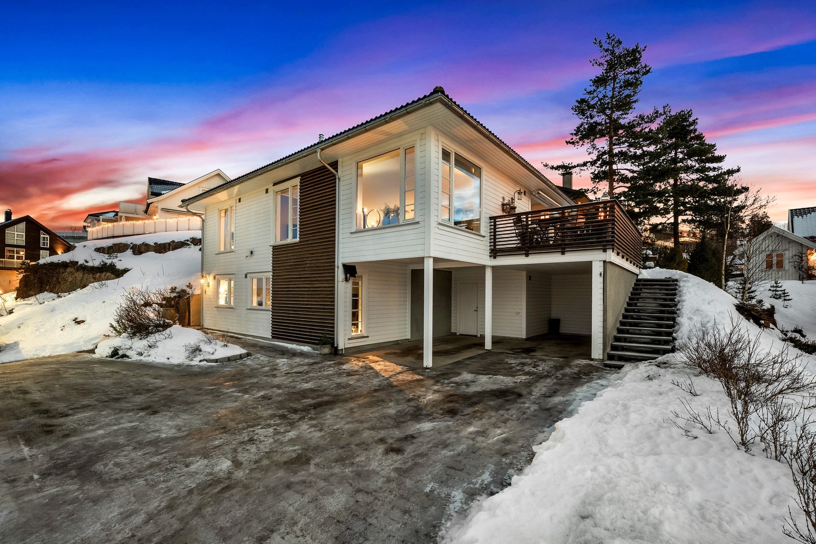 Moderne og meget tiltalende enebolig Galleribilde