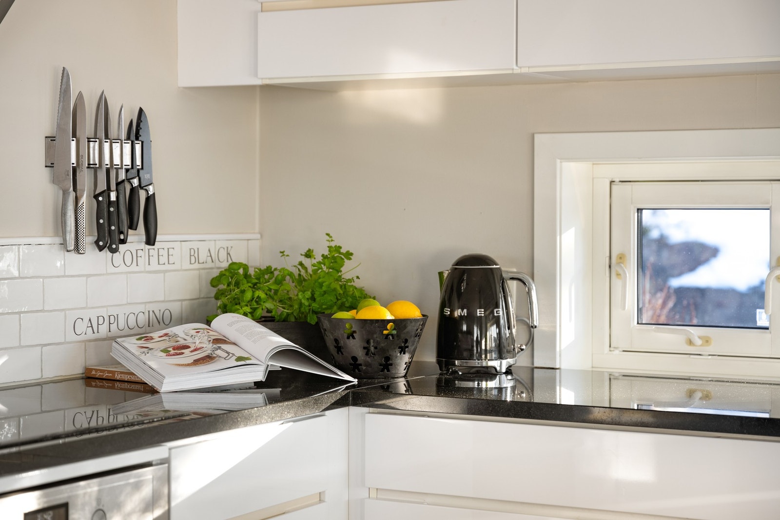 Detaljbilde fra kjøkkenet Galleribilde