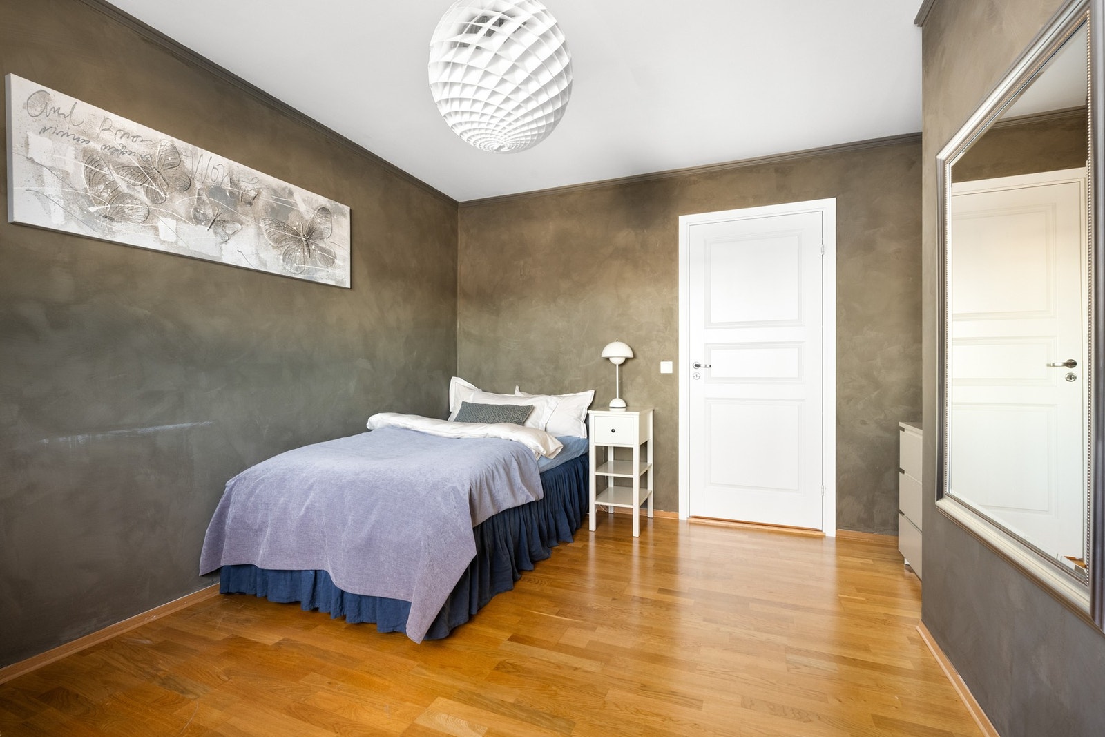 Soverom 2 - med garderobeskap Galleribilde