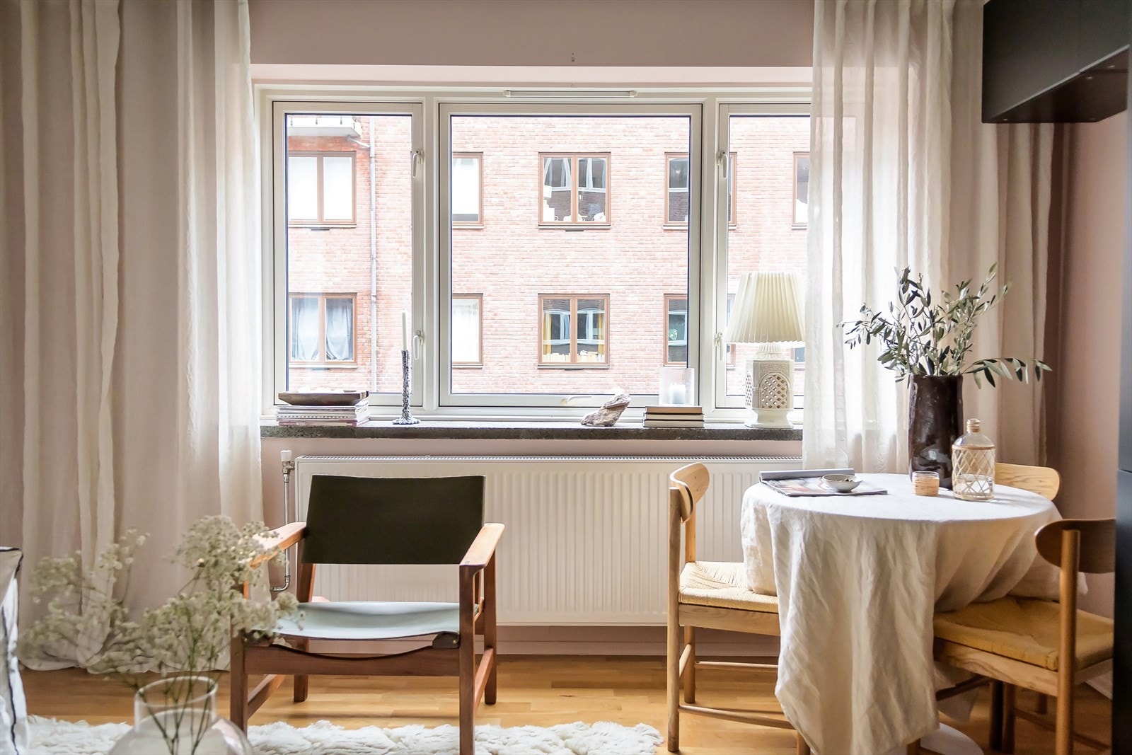 En lys og delikat 3-roms selveierleilighet med gjennomgående planløsning og luftige rom Galleribilde