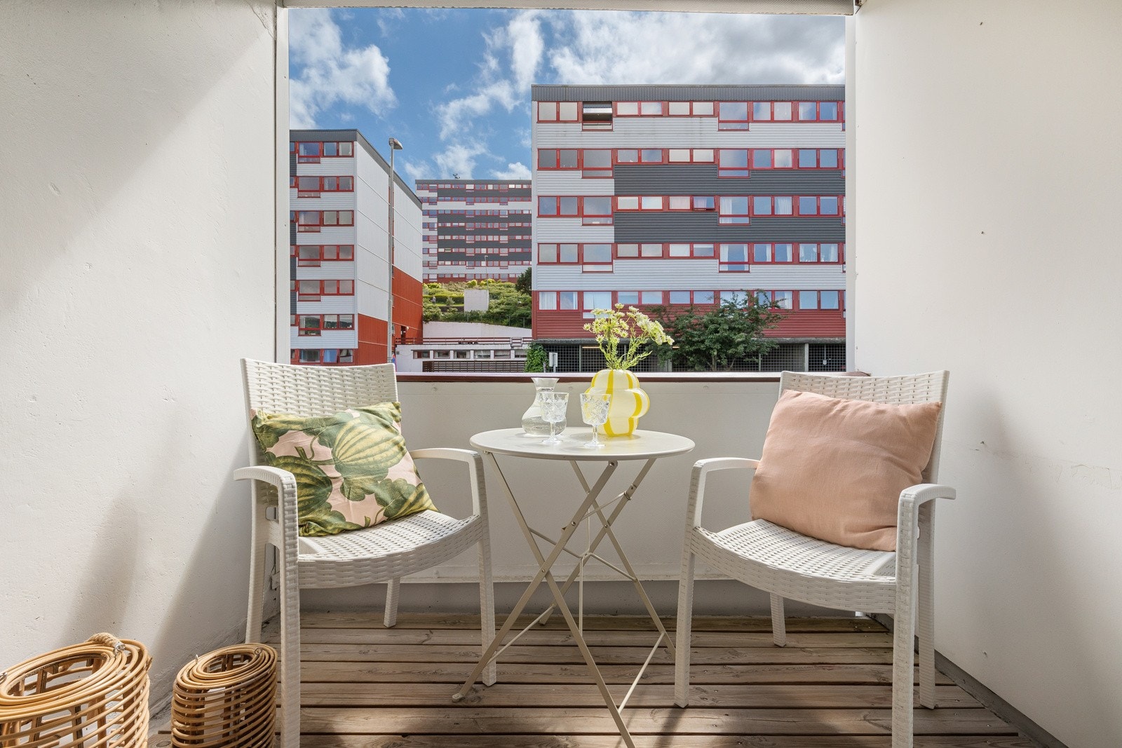 Dette er en lys og flott leilighet med optimal planløsning og misunnelsesverdig utsikt. Galleribilde