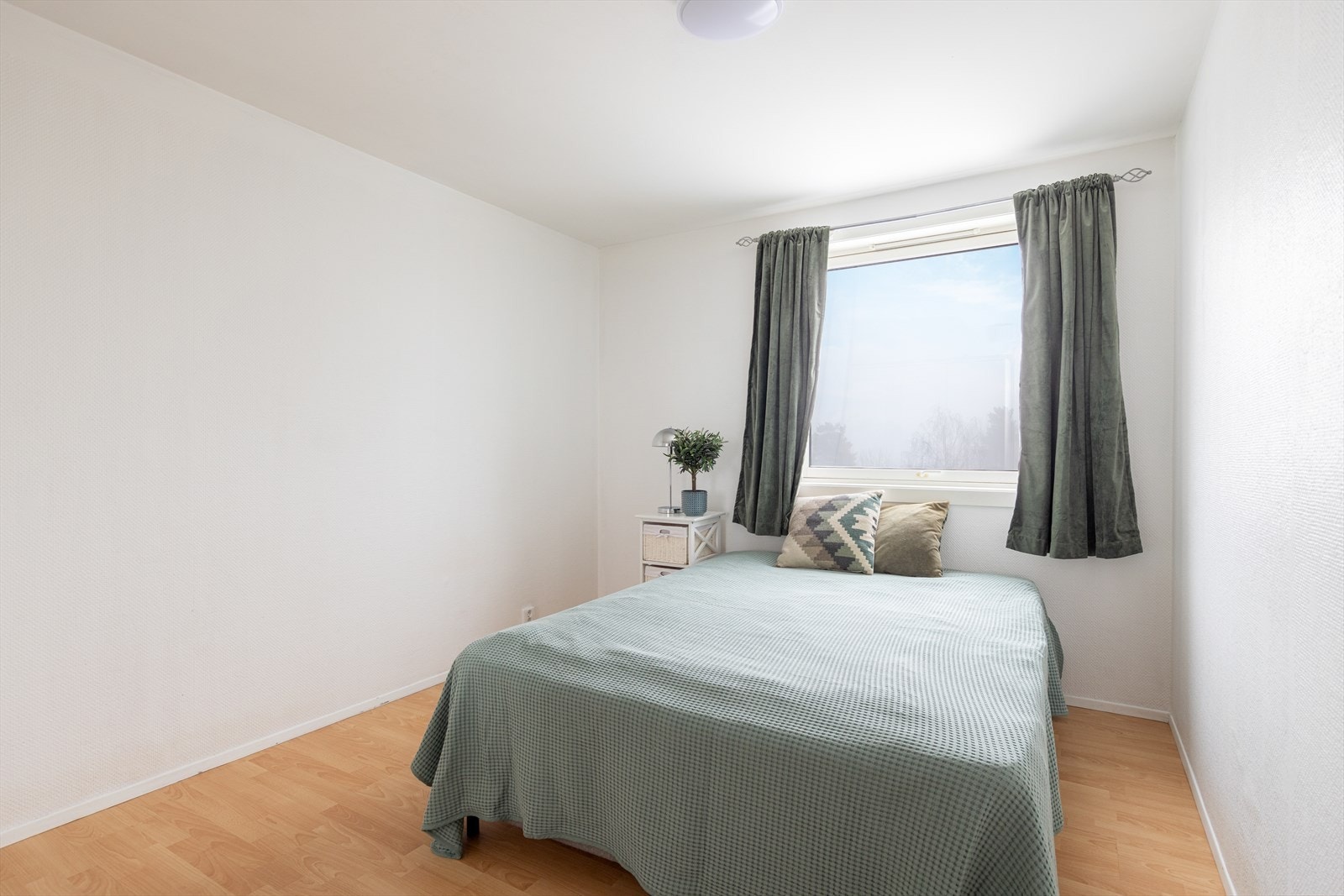 Leiligheten har to gode soverom, begge med garderobeløsninger. Galleribilde