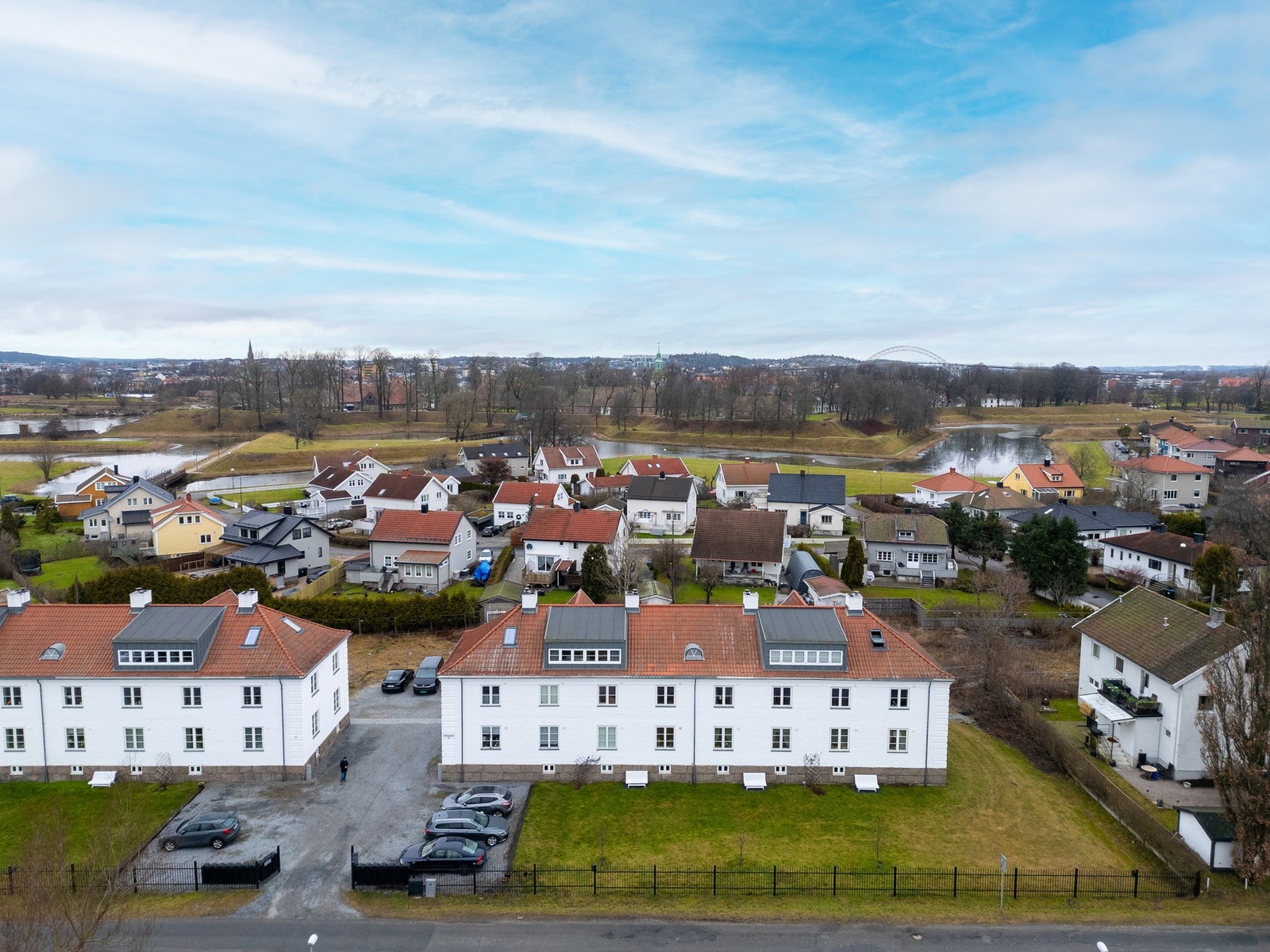 Boligen ligger i pen gårdsbebyggelse, mellom Gamlebyen, Kongsten og Vaterland Galleribilde