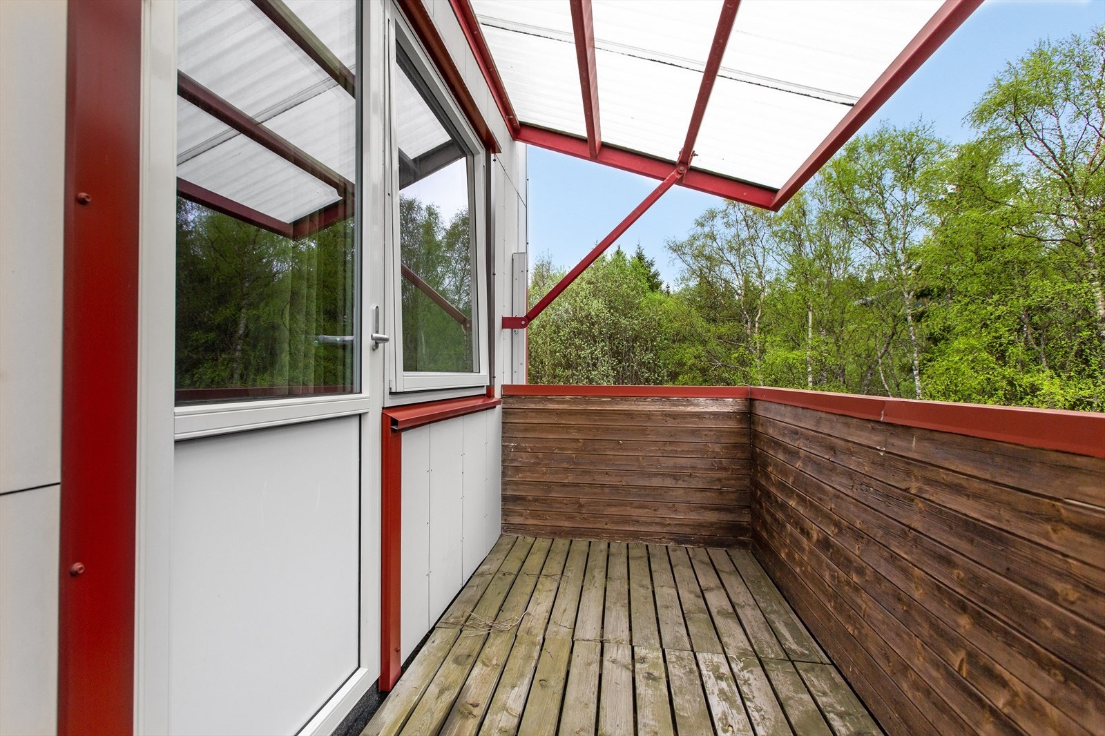 Balkong med plass for hagestoler og bord Galleribilde